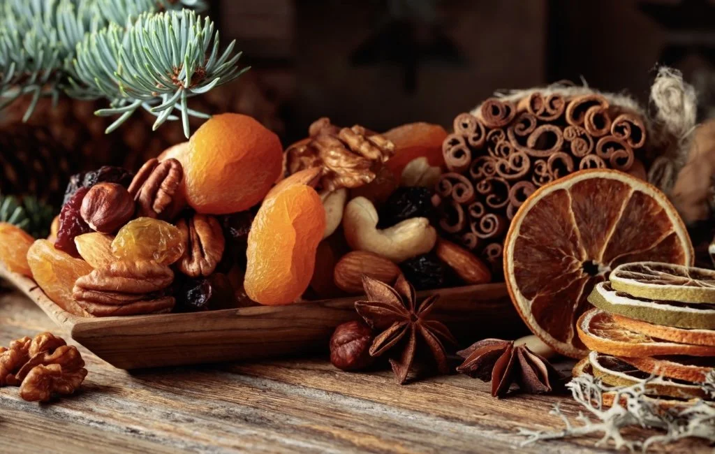Flavors of the Season: Spices, Fruits, and Herbs to Use in Holiday Drinks