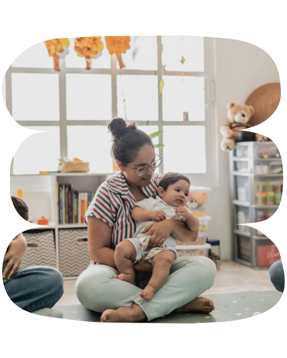 One-on-one parent coaching session focused on feeding and postpartum support