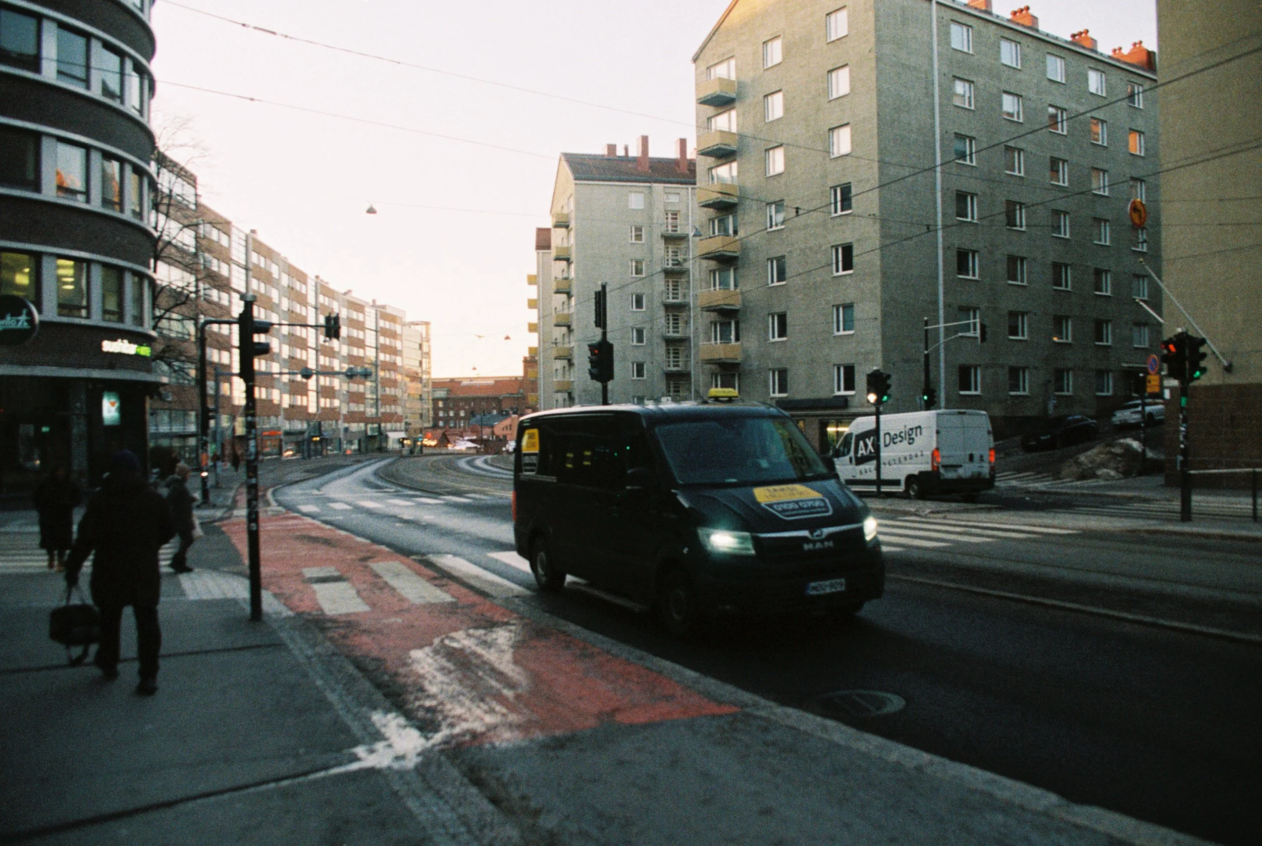 R1-09880-002A.JPG.jpg