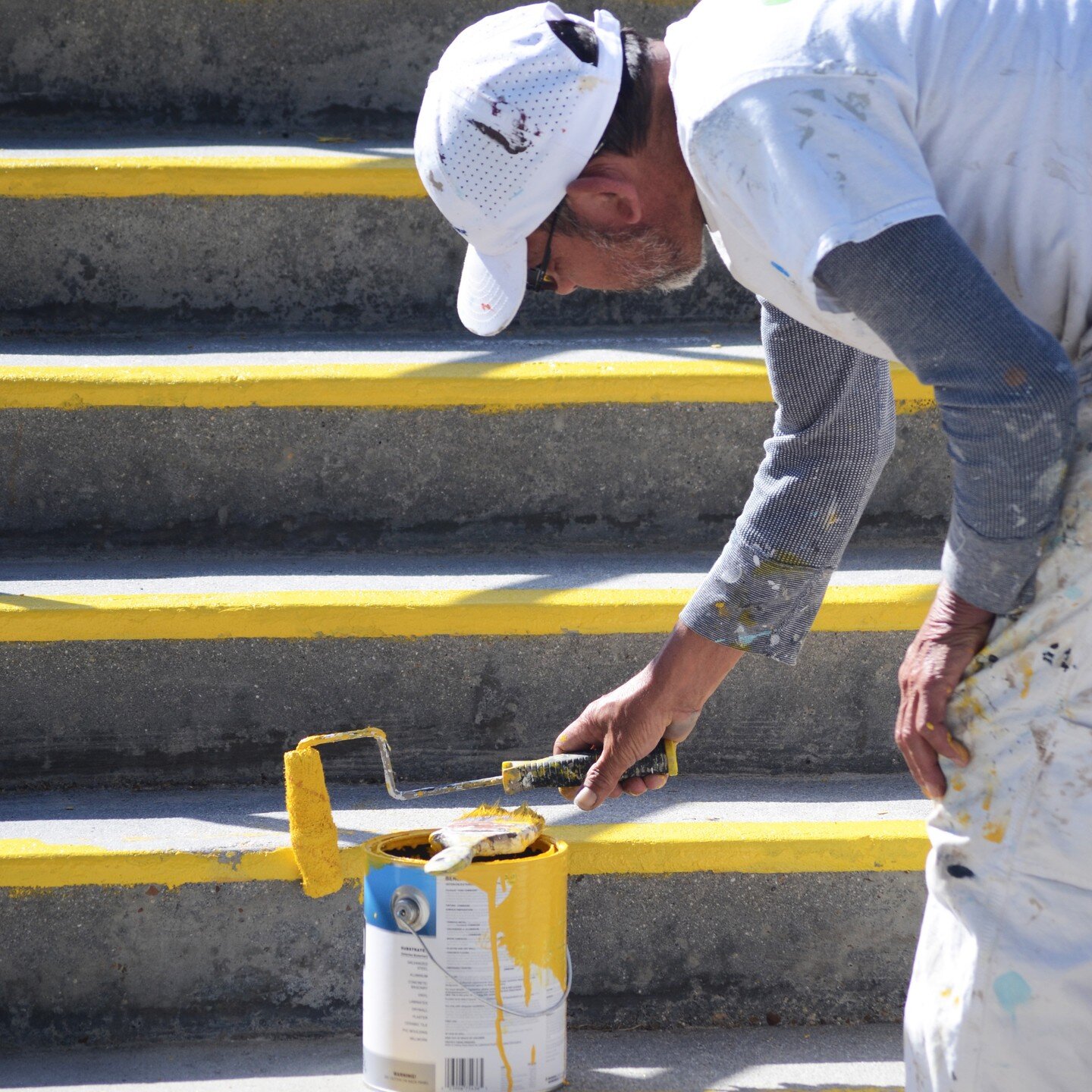 Looking to refresh your business's exterior before the holidays? Connect with us today to get on the schedule! 🏢
&bull;
&bull;
&bull;
#commercialpainter #commercialpainting #shinetime #shinetimeinc #curbappeal #businessowner