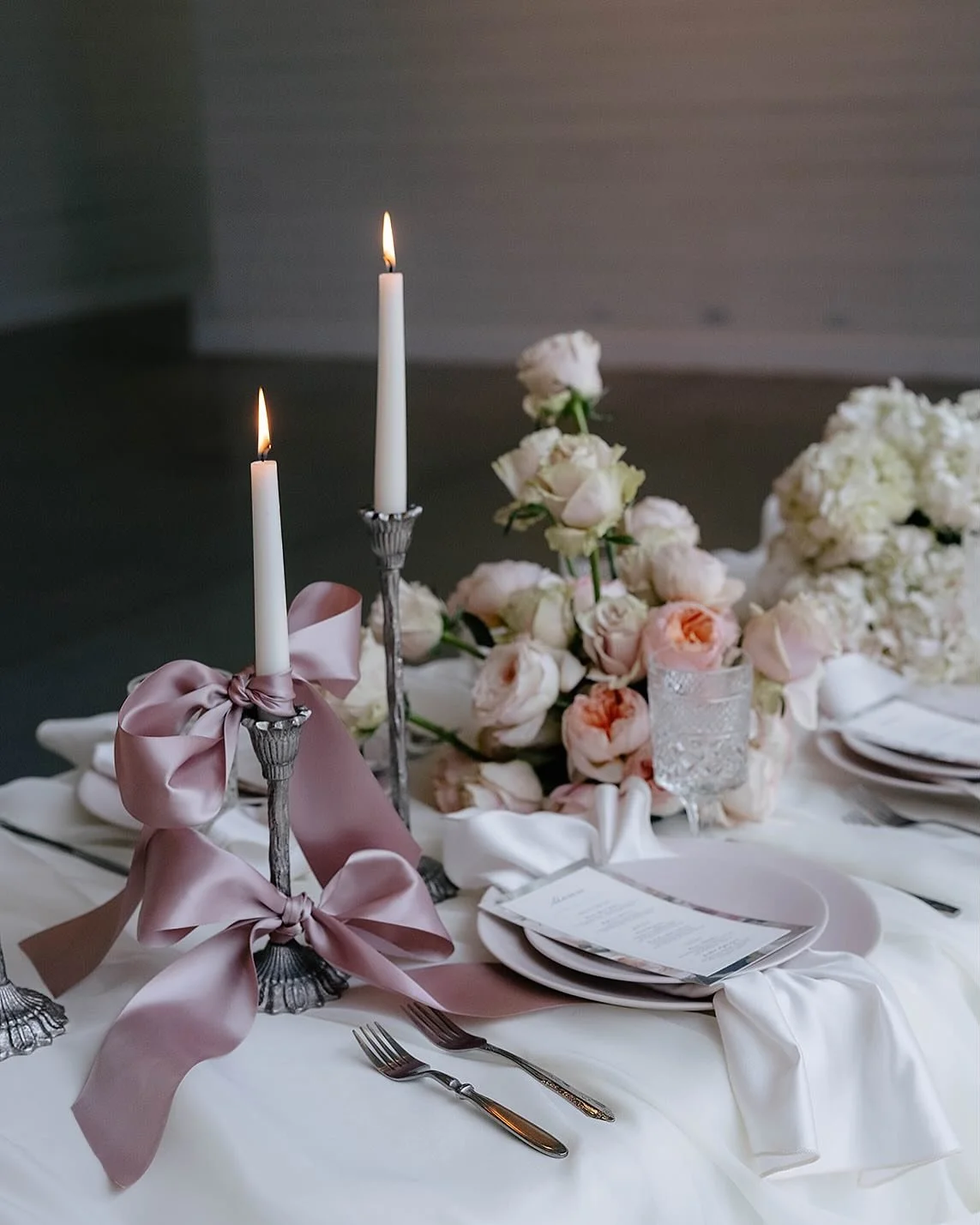 We are loving the silver coming back trend 😍

@thelabel.affair 
@floraphotofilm 
@prospecthousetx