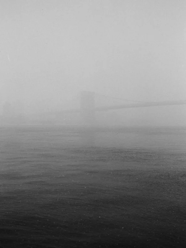 RG_Web_Mobile_foggy_brooklyn_bridge.jpg
