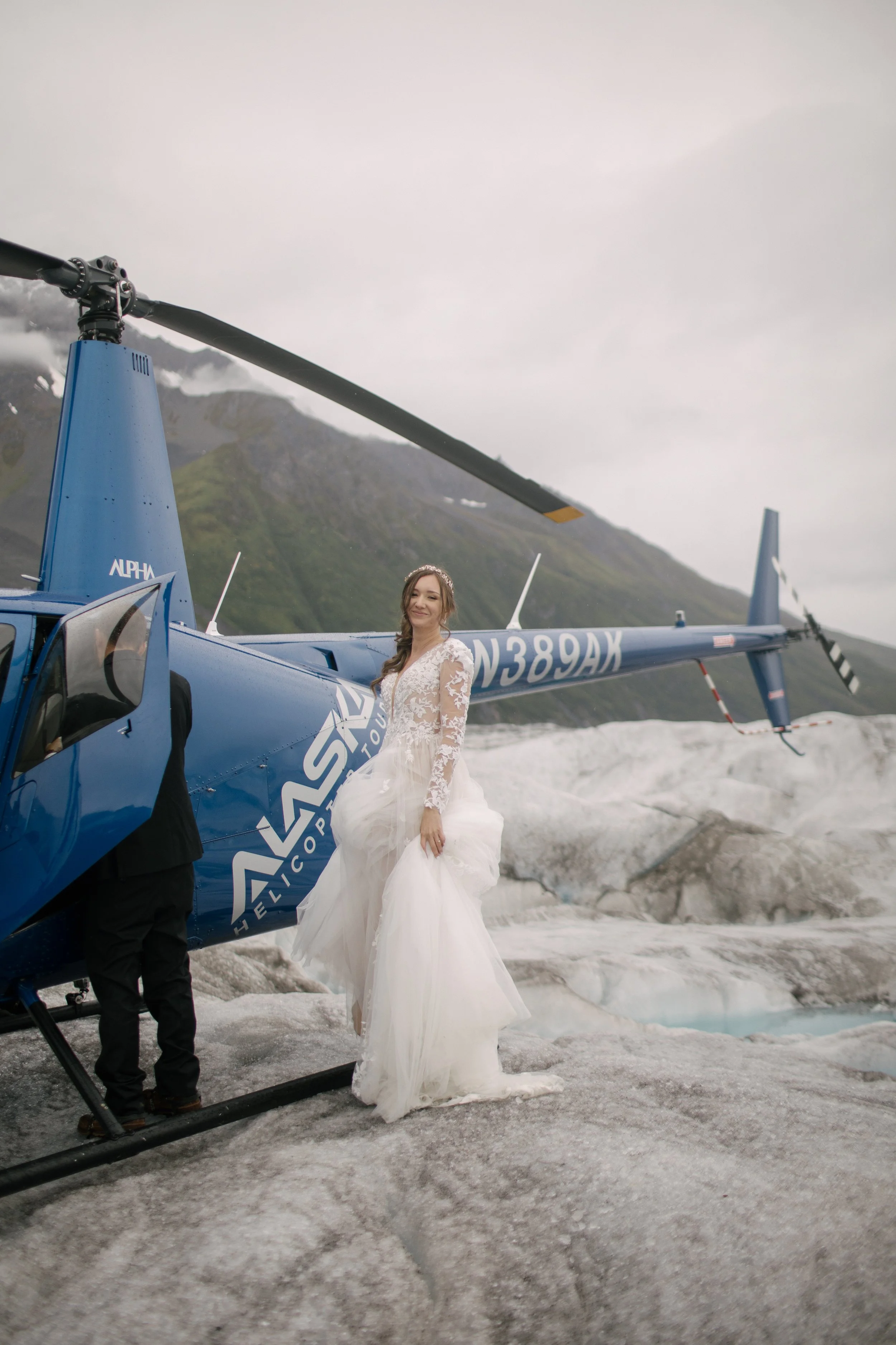 alaska-helicopter-elopement-photography-42.jpg