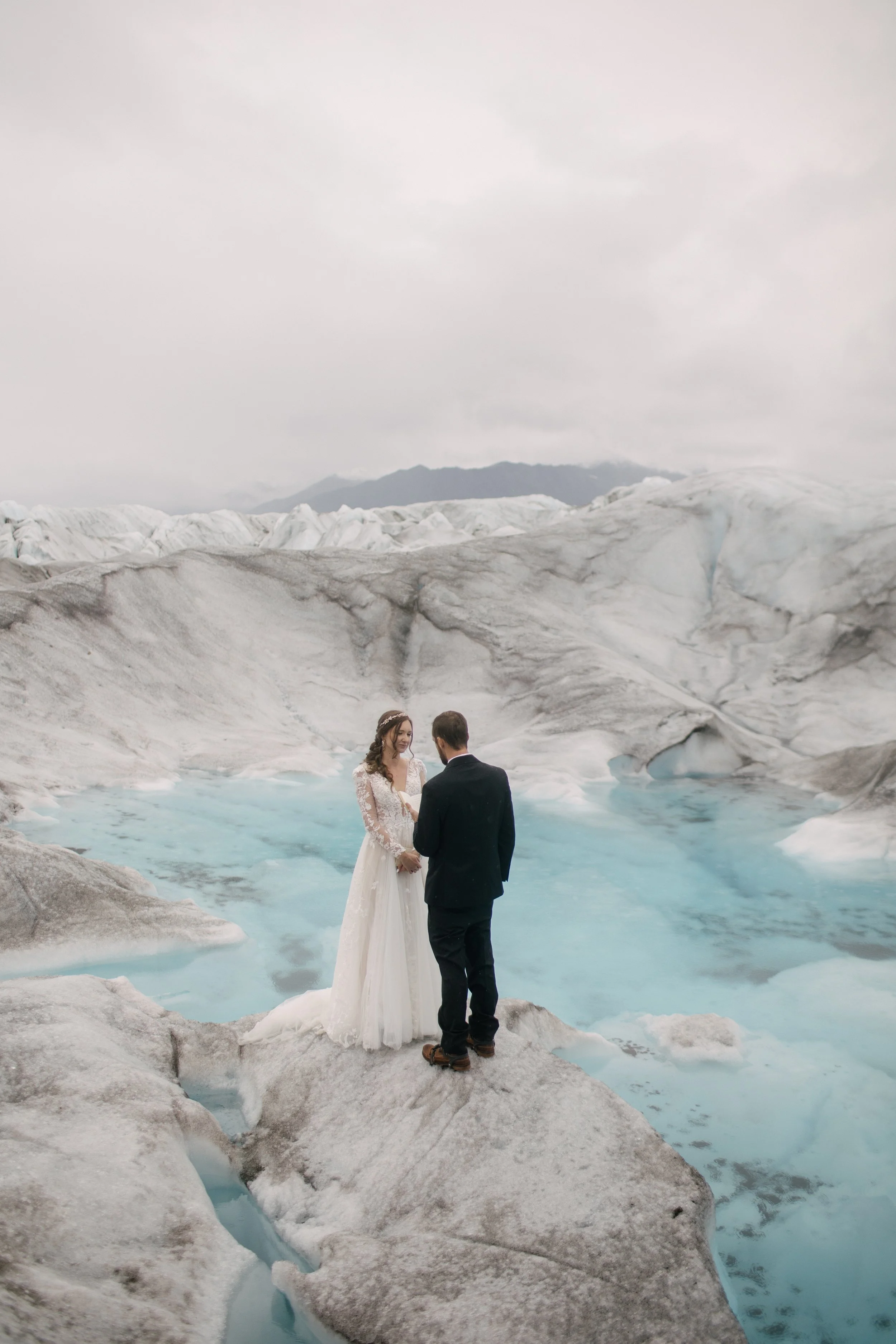 alaska-helicopter-elopement-photography-48.jpg