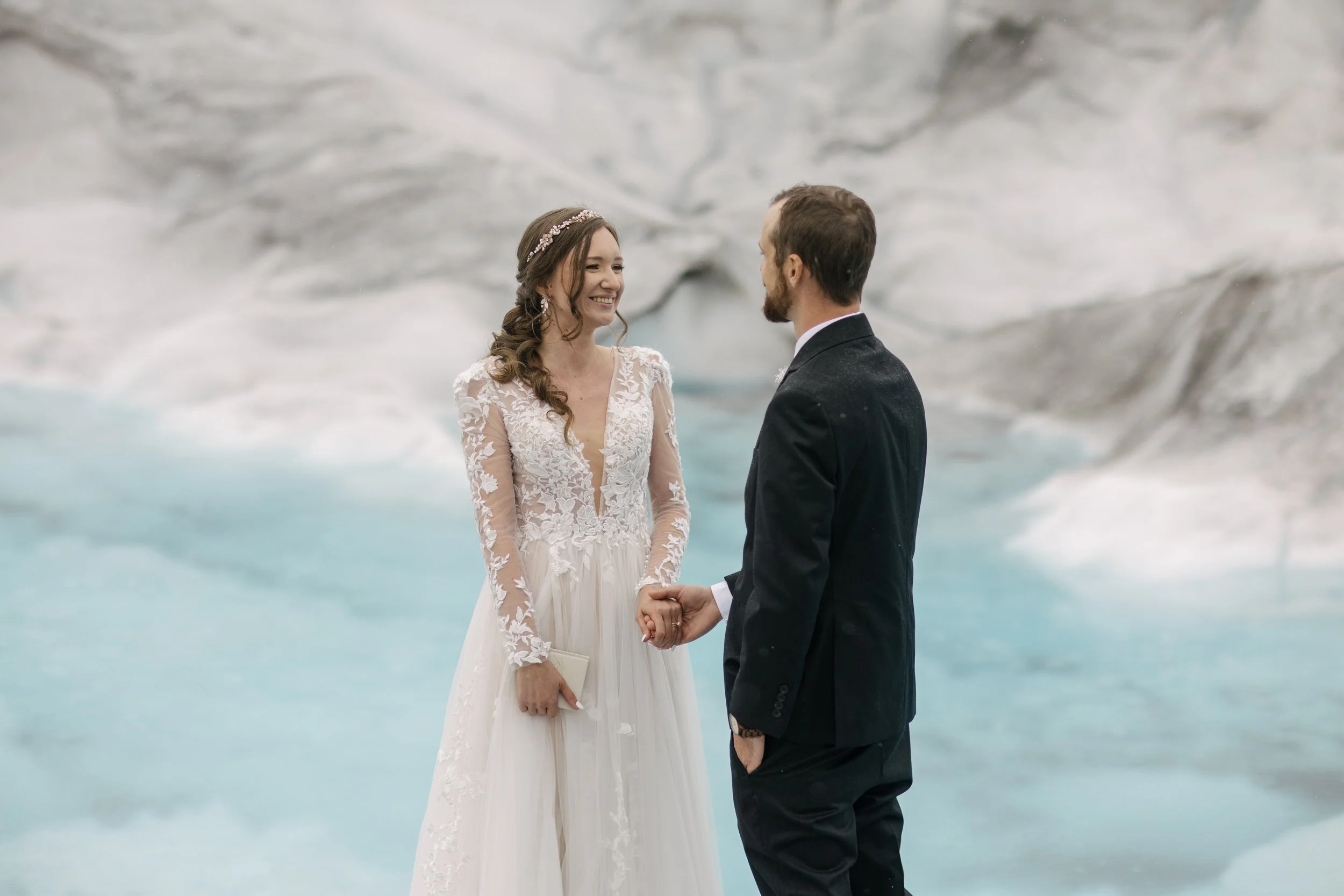 alaska-helicopter-elopement-photography-51.jpg