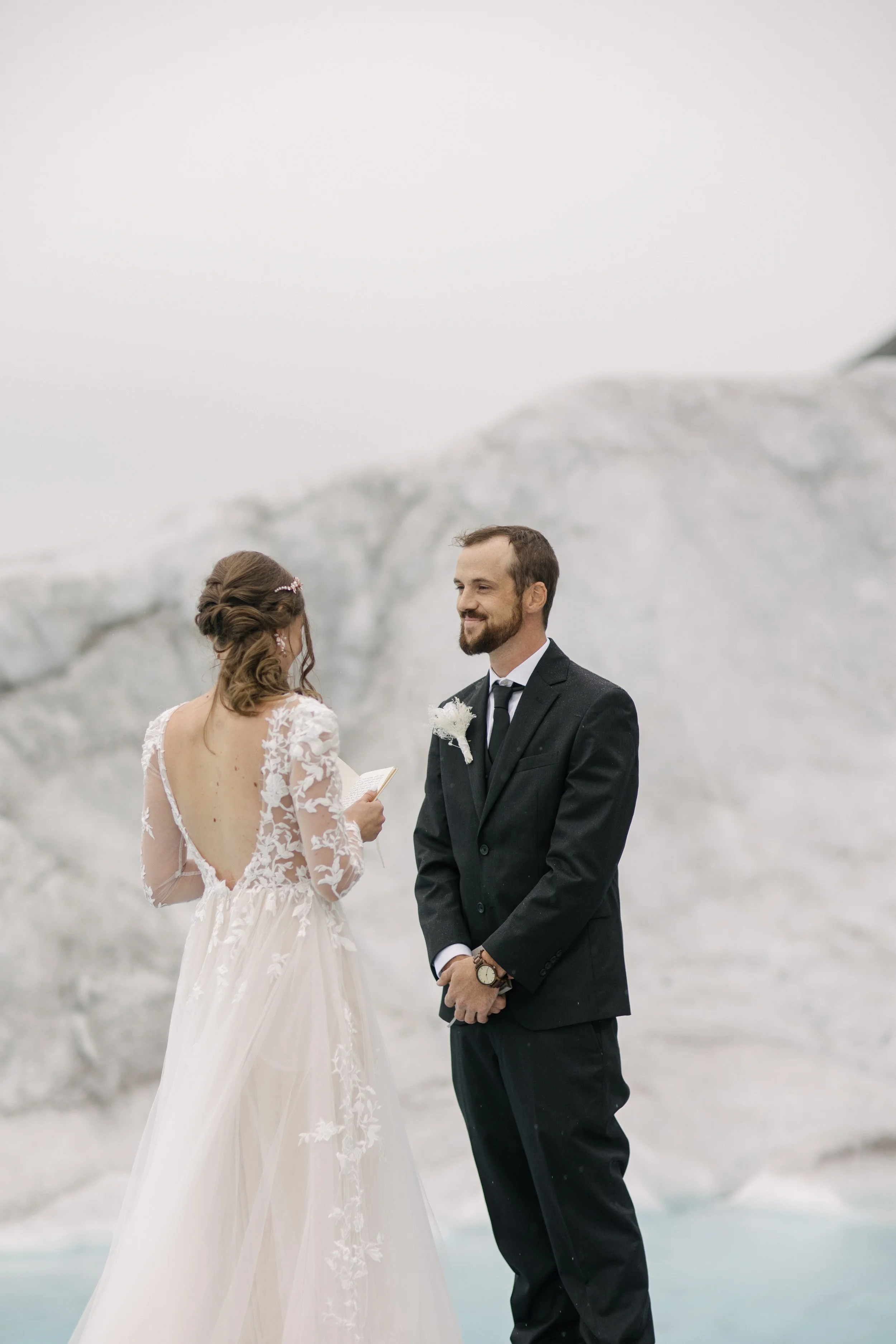 alaska-helicopter-elopement-photography-49.jpg