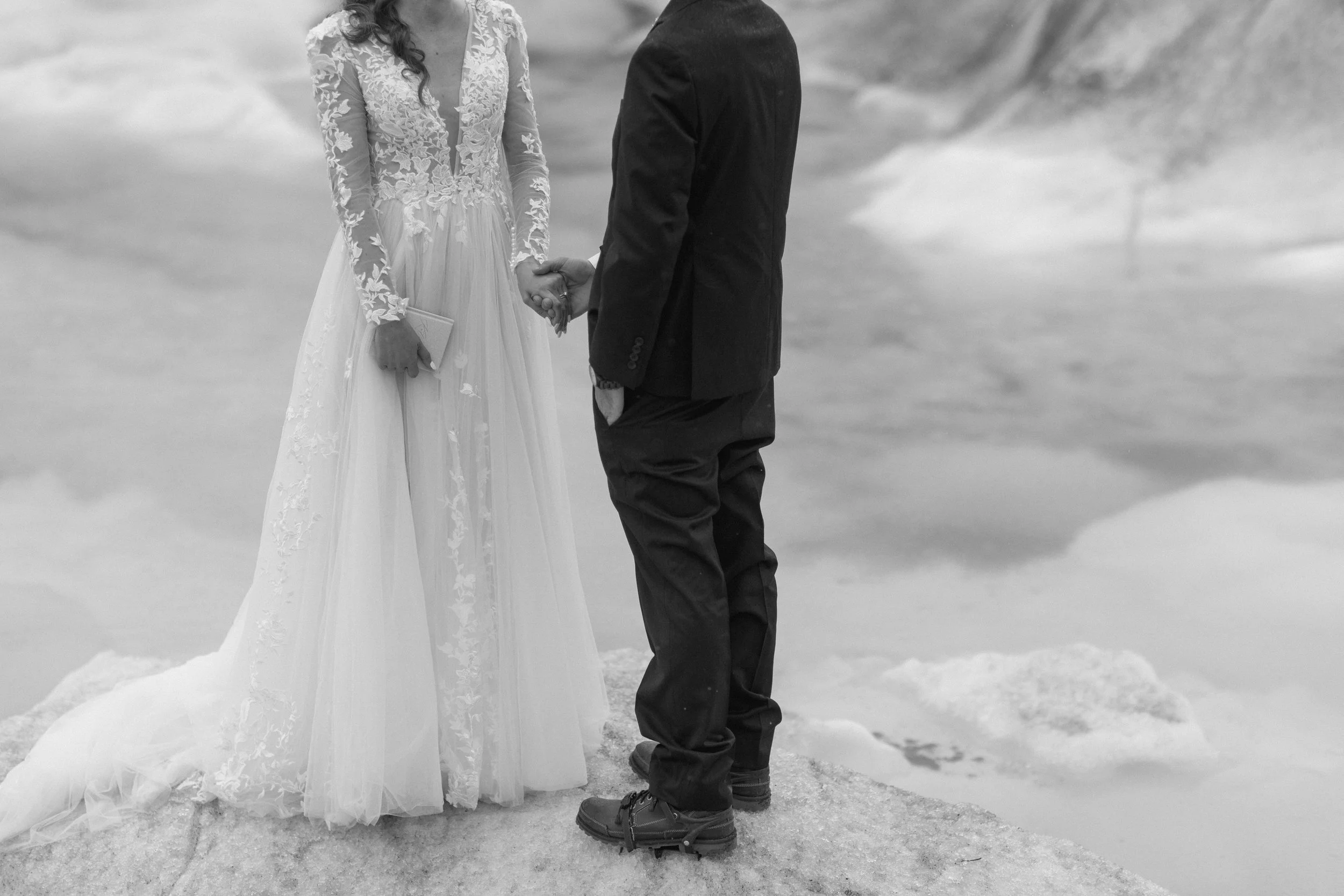 alaska-helicopter-elopement-photography-50.jpg