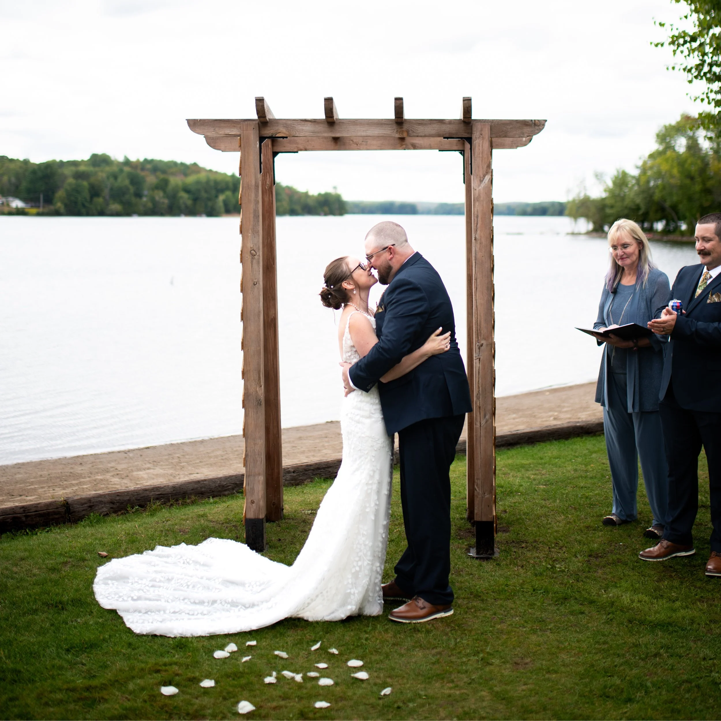 LESLIE PAUL KISSING 2025.jpg