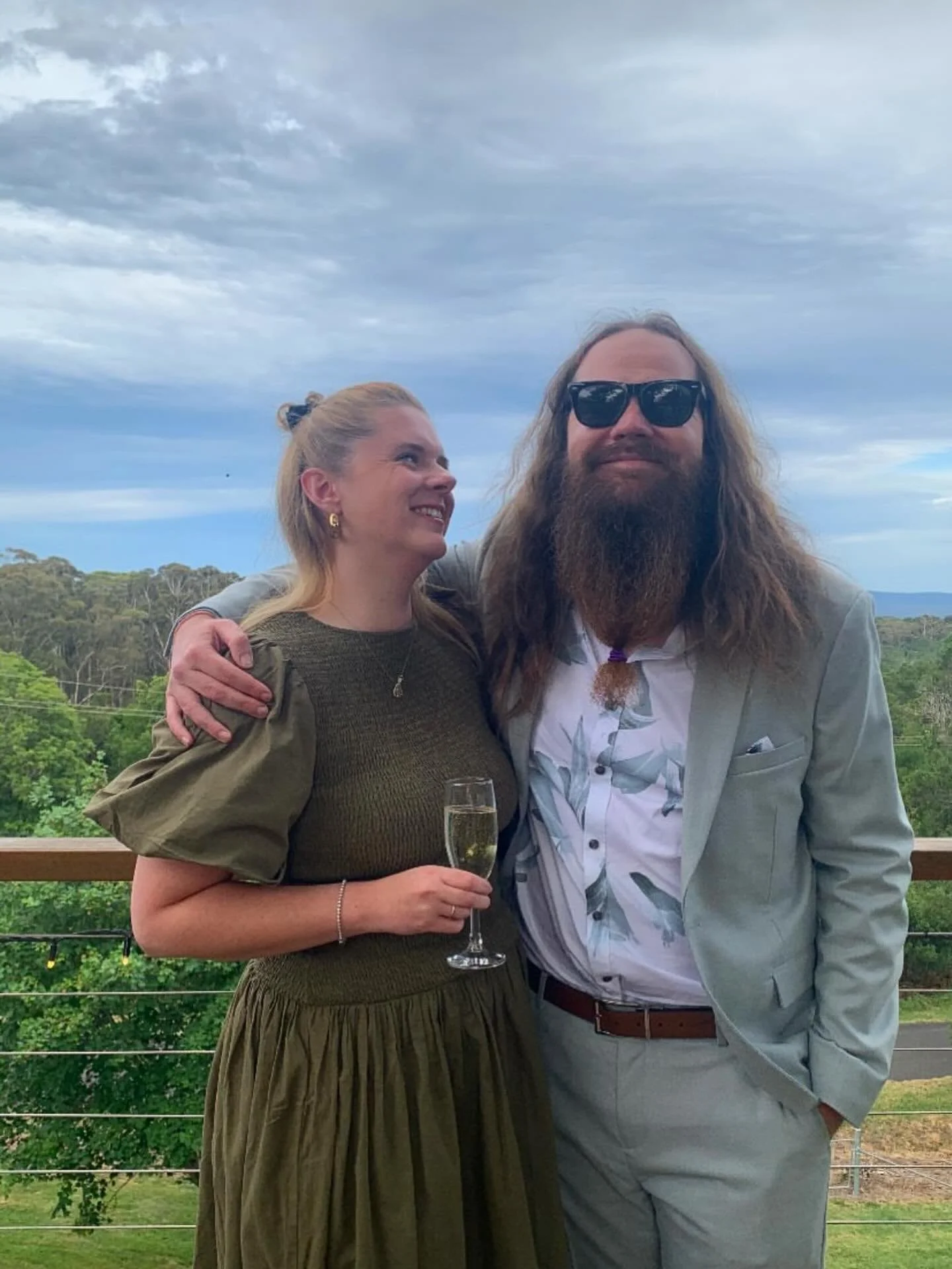 Just a mini pause from our usual content to celebrate two of our besties tying the knot 💒 
Photo credit: @kelseyisabel 😘 
.
.
.
#wedding #marriage #friends #love