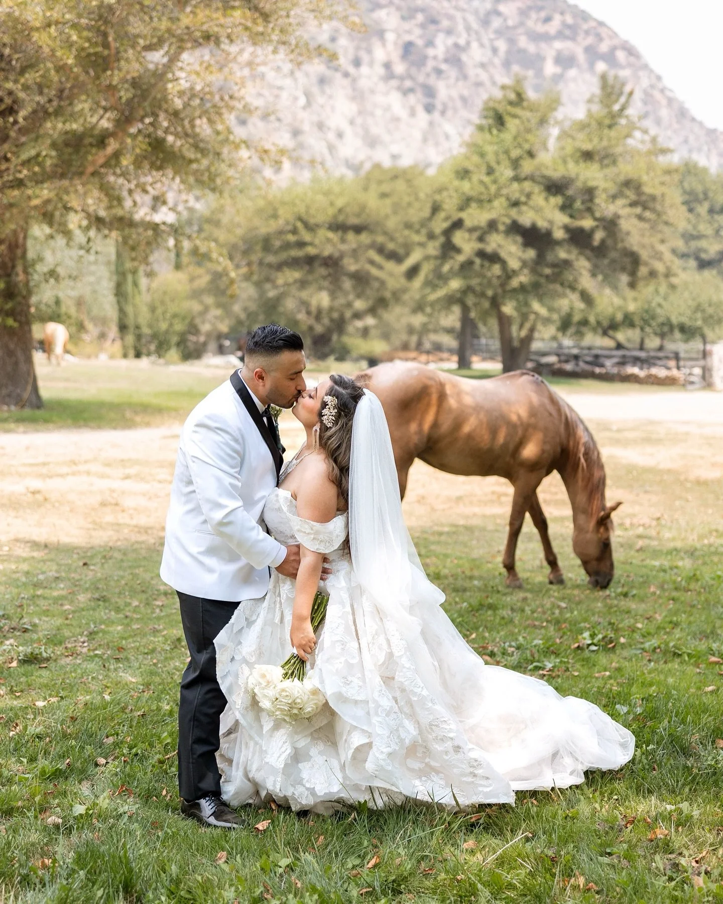 Capturing love stories like this is always a dream!Hidden Acres Events in Lytle Creek made the perfect backdrop for this wedding day! Being surrounded by nature, every detail of this celebration was pure magic. 🌿💍 @hiddenacresevents 
#hiddenacresev