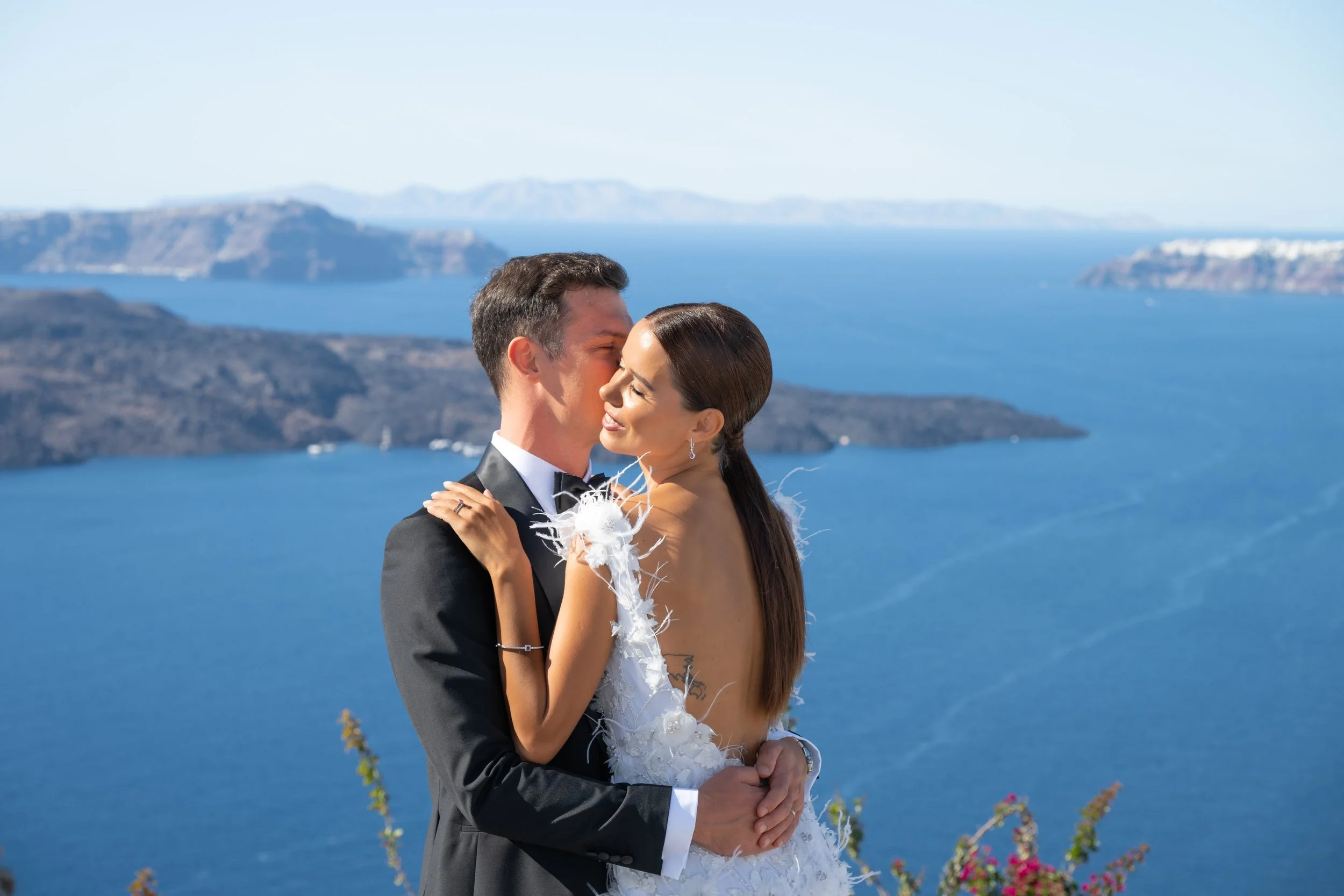 Why Santorini Is the Perfect Destination for a Luxury Wedding
