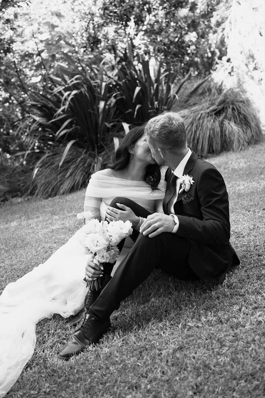 Bride & Groom kissing 