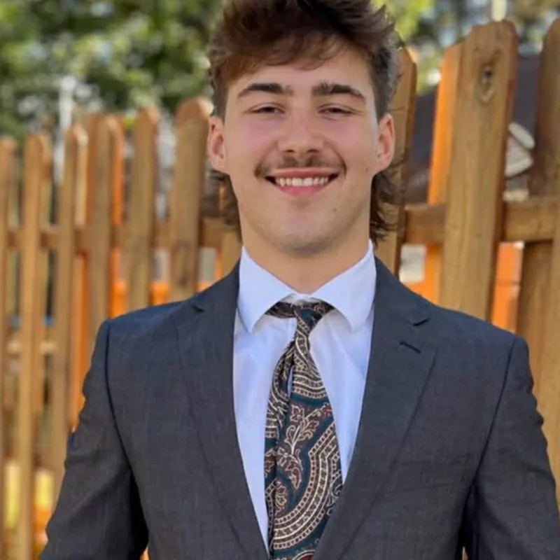 Live Music with Grant Elsing