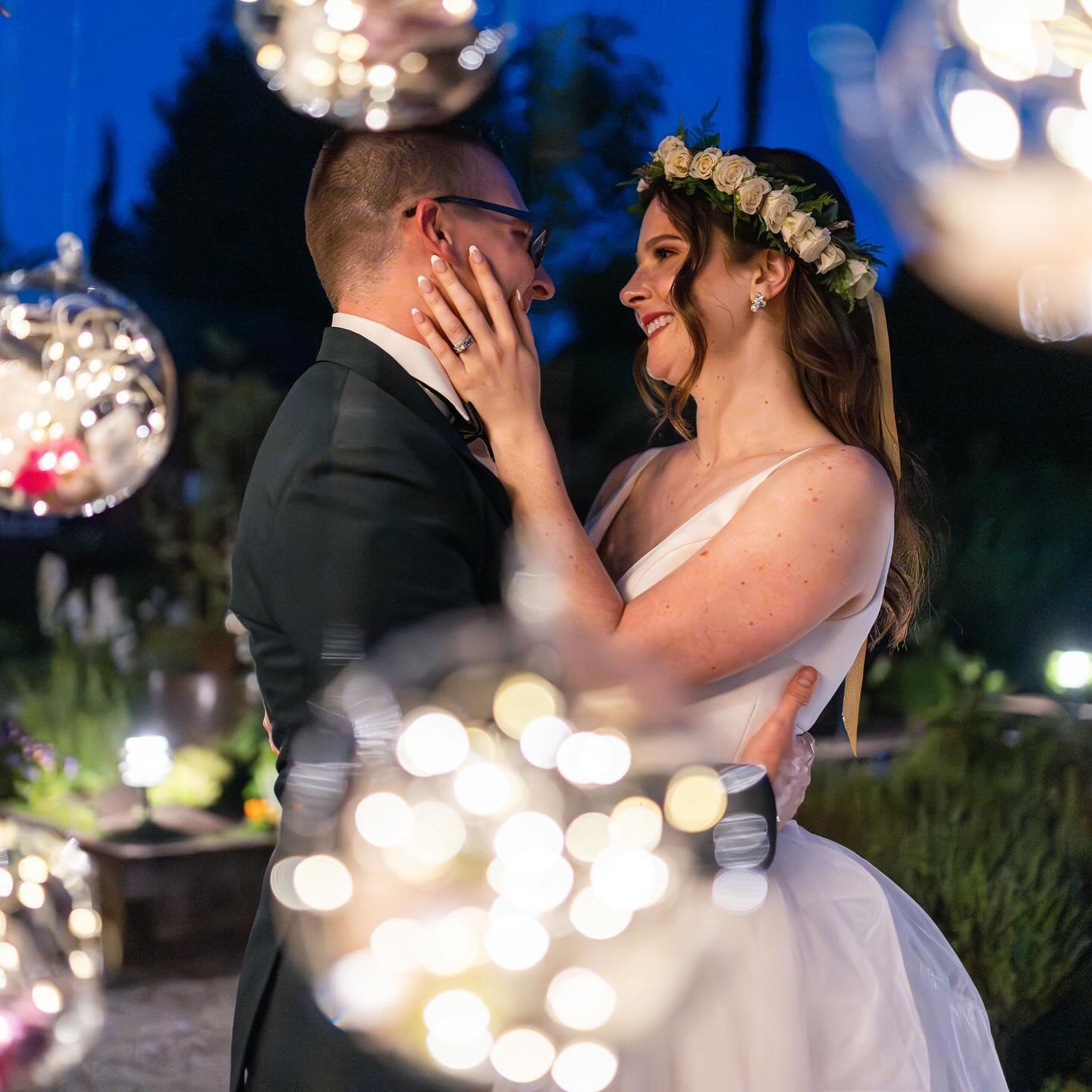 All the romantic feels from Monica and Matthew. 🥰🥰🥰 

Planning: @pinkblossomevents 
Floral: @hollyyeefloralarchitecture 
Venue: @willowslodgewa 
Hair and Makeup: @bridalbeautyagency 
Music:  @brandonghorley 
Espresso Cart: @cascara_coffeeco 
Signa