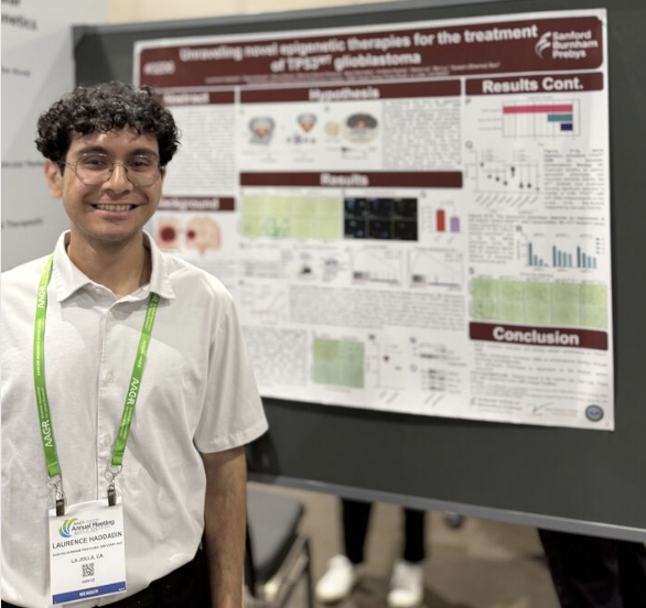 Amazing time at the AACR Annual Meeting! Most importantly, our student Laurence did a wonderful job on his very first presentation👏so proud of him👍✨