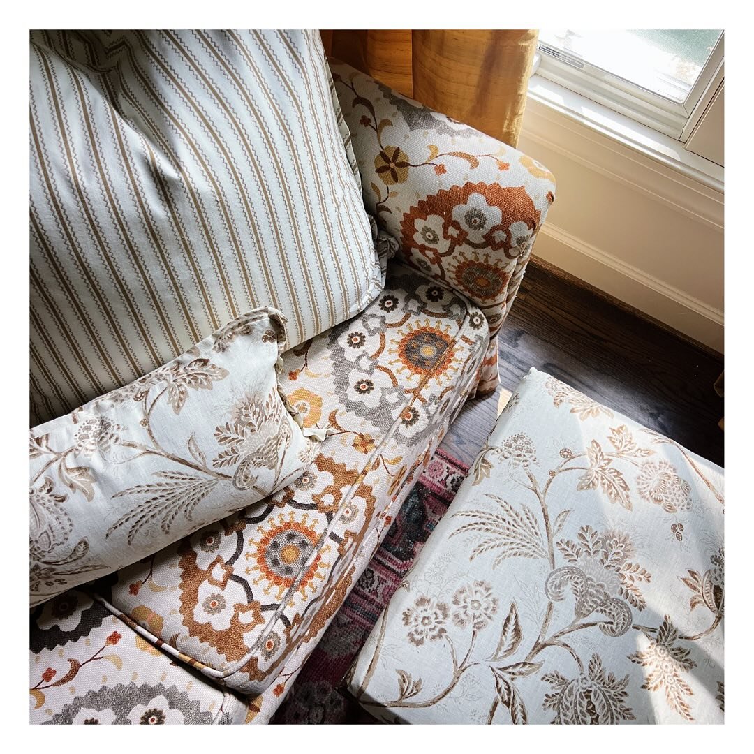A guest bedroom layered in print&mdash;these Schumacher fabrics bring it all together beautifully