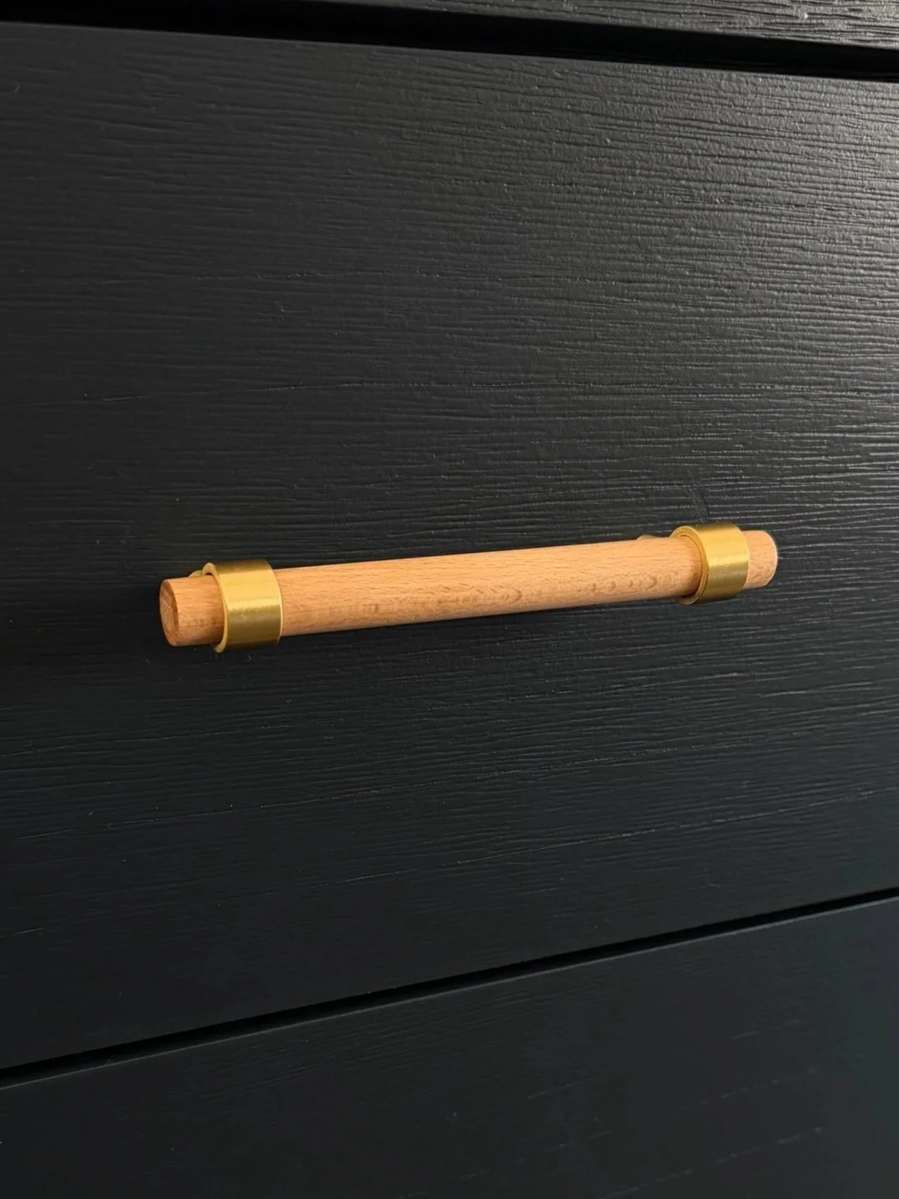 these adjustable pulls keep you from having to drill new hardware holes