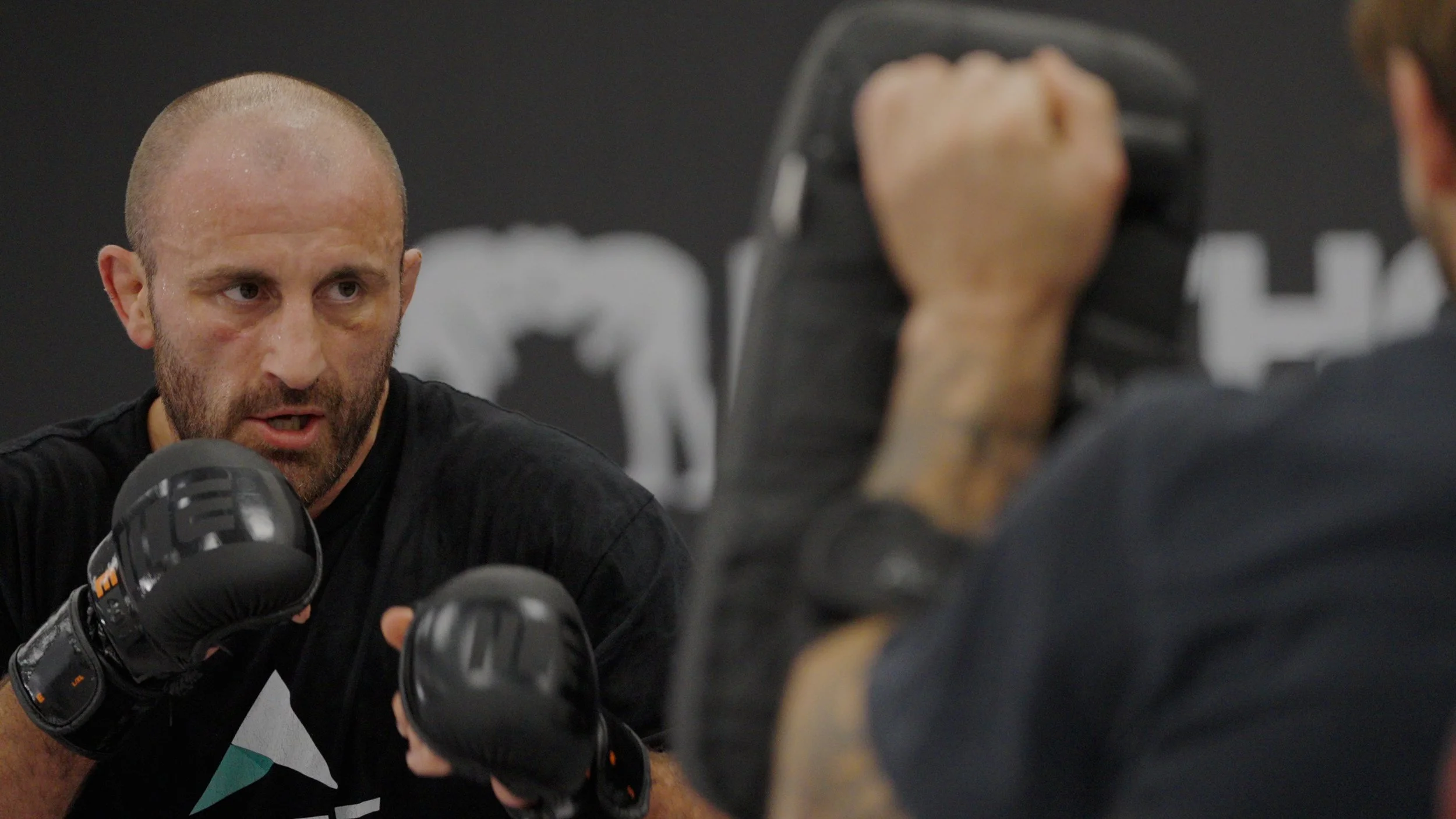 alex-volkanovski-fight-camp-UFC