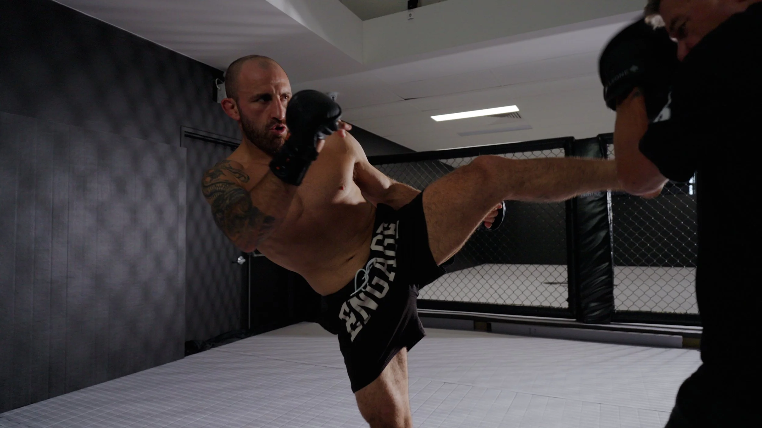 alex-volkanovski-fight-camp-UFC-cinematic