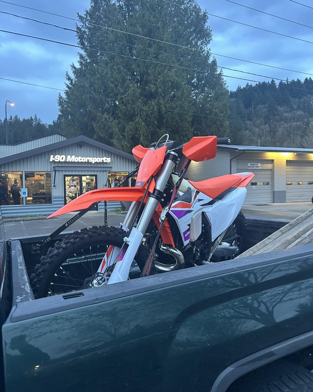 We added a new bike to the fleet today! 2024 KTM 300XC. Come test it out for $300 a day! #ktm #300xcw #dirt #dirtbikes #adventure #dirtbike #washington #bike #dirtbikerental #ktm300 #washingtonstate #enduro #ktm300xcw #ktm300xc #enduro #hardenduro