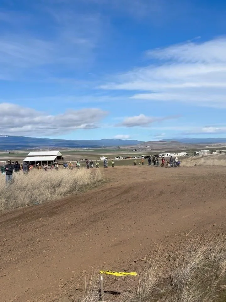 Had a great start on Sunday at @nma_racing Round 2 at Eddieville. Got the hole shot. Caught up with the open B class ahead and got to race against them a little But had a wreck in lap 4 and lost my visor and transponder, (thankful for my @leatt_moto 