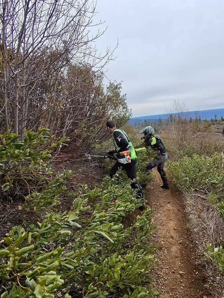 Had some fun riding and trail clearing a few weeks back with @mototrailbreak and crew. No longer needing to fight branches hiding the trail!