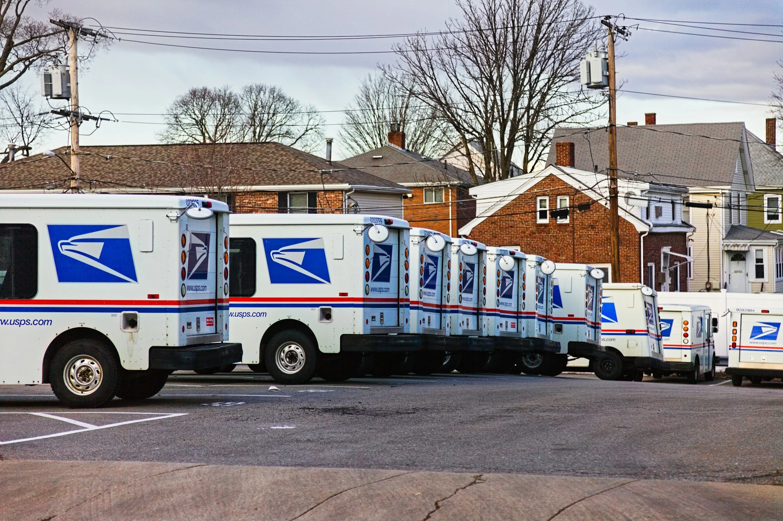 Which Shipping Service Actually Has the Lowest Carbon Footprint?
