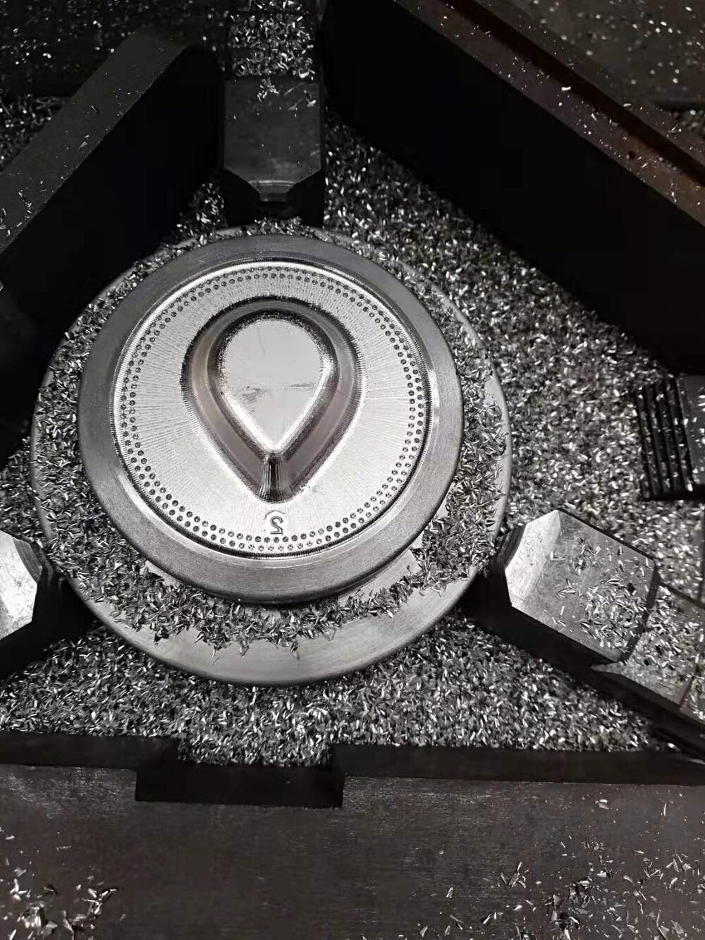 Glass+jars+production+tooling.jpg