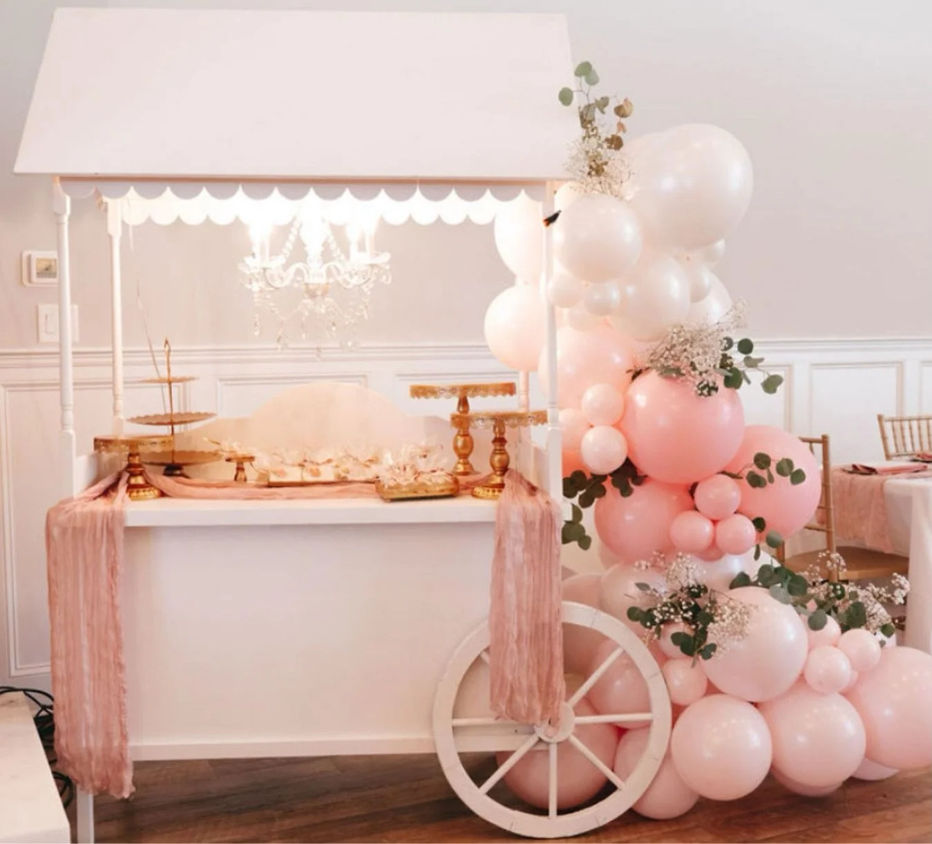 Who says dessert displays have to be simple?

Leave it to us to elevate every detail&hellip;

because it&rsquo;s not just about the sweets&mdash;
it&rsquo;s about how it all comes together.