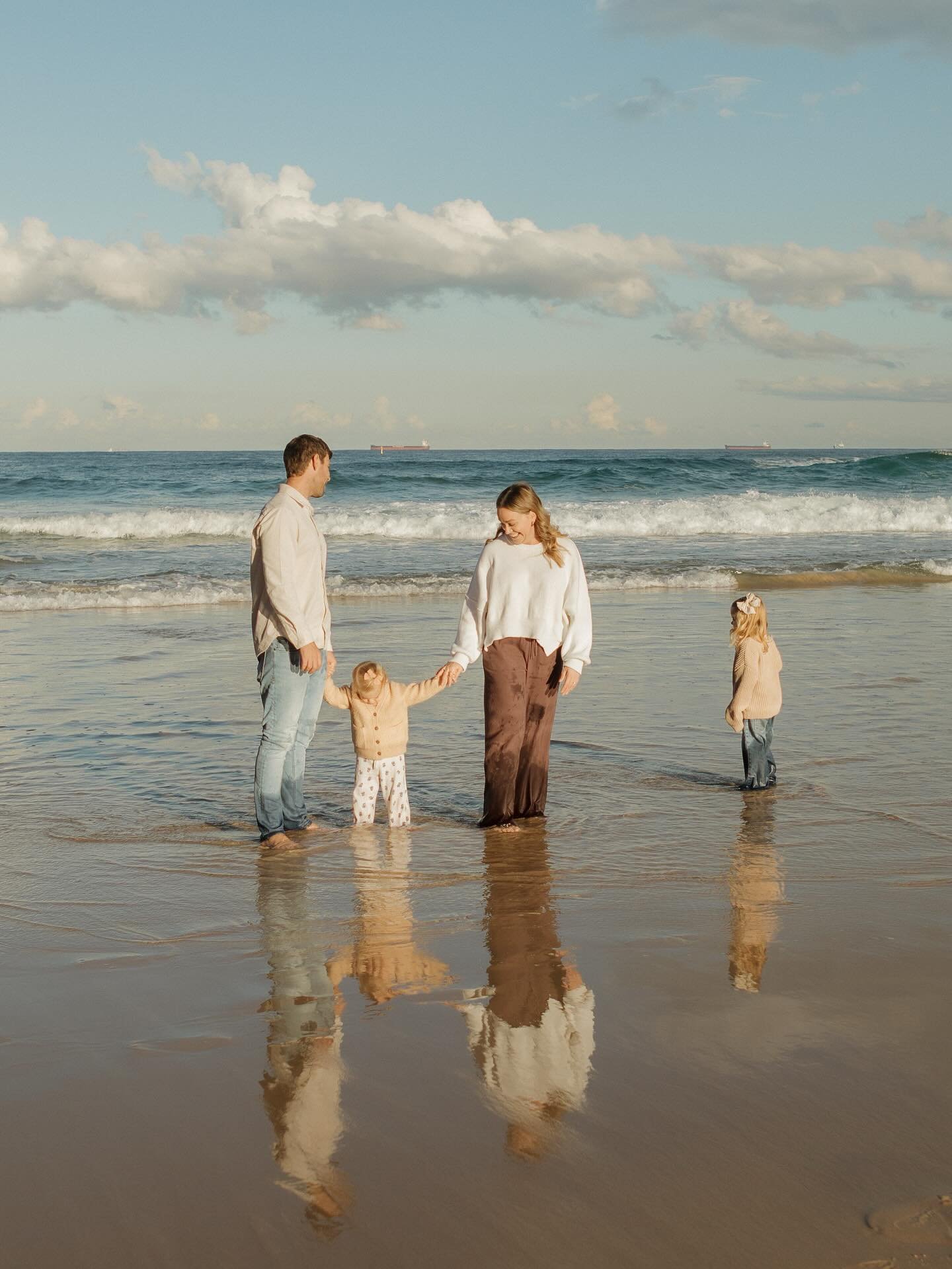 The adults- We&rsquo;ll stay up on the sand for the first half and then head down towards the water&hellip;
The kids- yeah cool plan, cya 👋