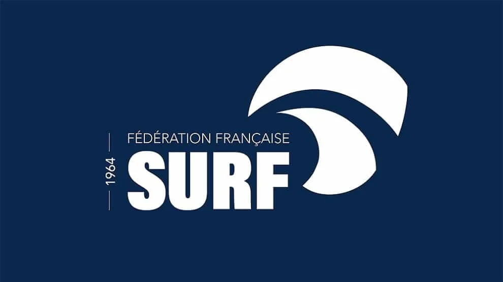 Logo de la Fédération Française de Surf sur fond bleu avec le texte "1964" à gauche.