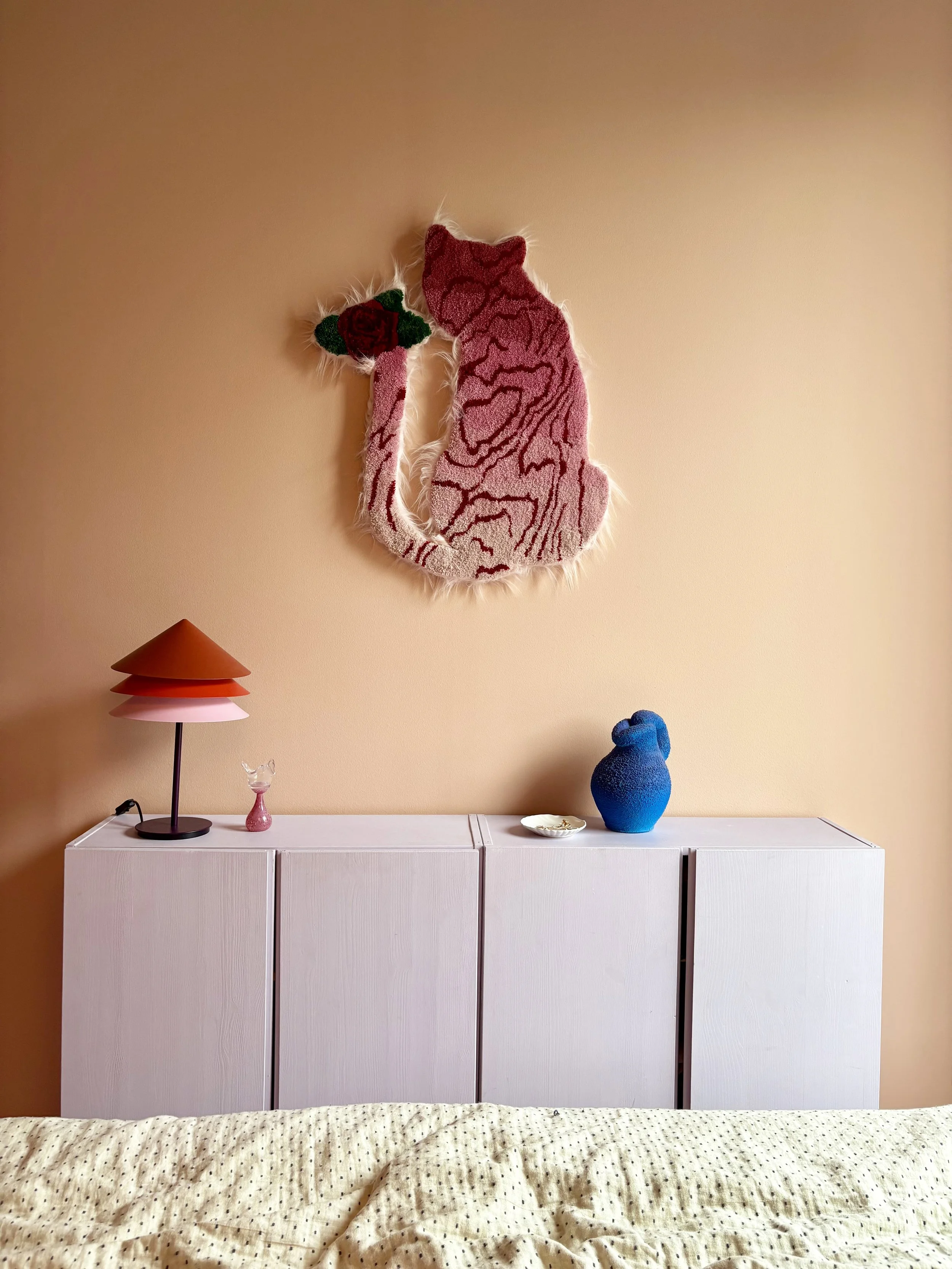 Name: För fri för vasen Size: 60x80 cm Price: 9500:- (2025)