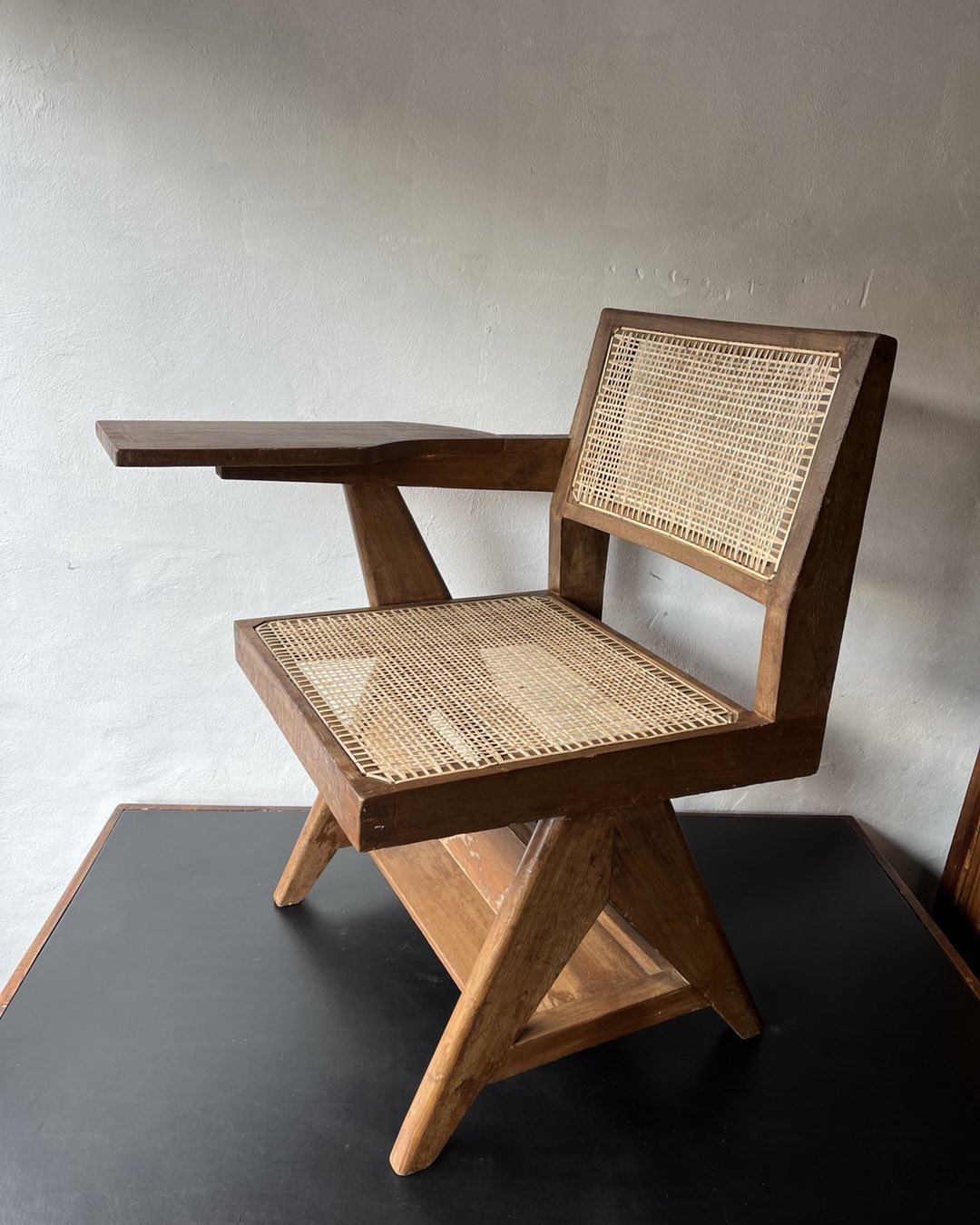 Pierre Jeanneret University Chair 1950s.Teak and Braided Cane.Excellent Original Condition.Worldwide Shipping.Dm for info#university#paddlearm#original#sculpture#midcenturymodern#collectable#architect#decorativemodern#decor#interiorstyle#living#frenc