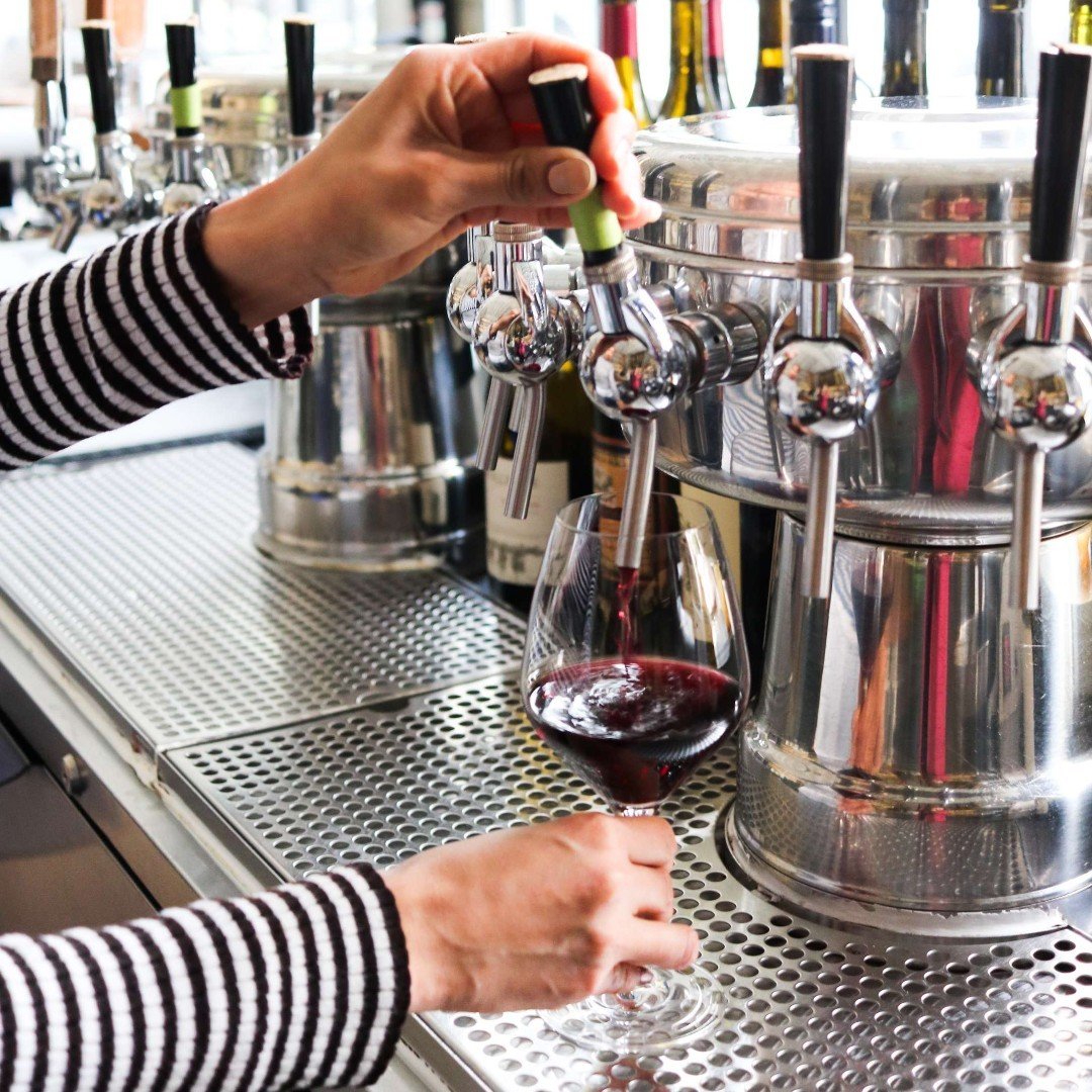 Need some tips on how to train staff to sell wine on tap? Check out our training video in the link in our bio to learn more.

#drinksustainably #wineontap #zerowaste #sustainablebusiness