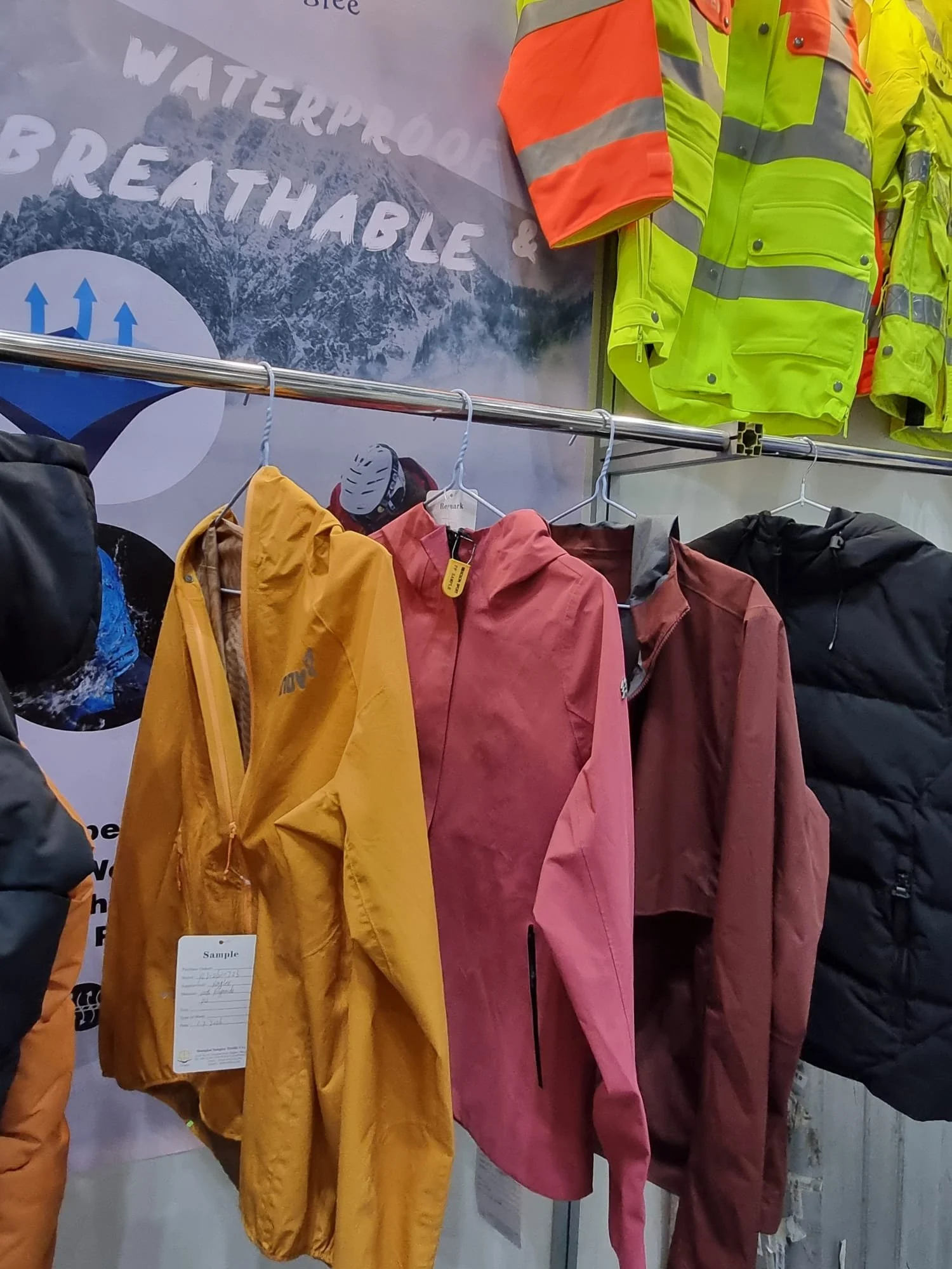 Functional Outdoor Apparel Sportswear Manufacturer
