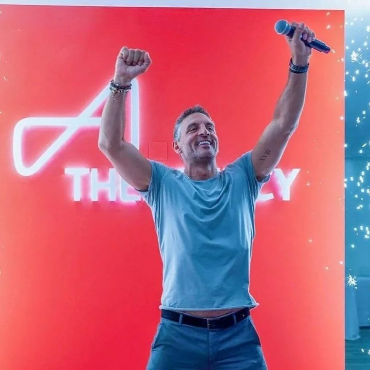 𝗘𝘅𝗰𝗶𝘁𝗶𝗻𝗴 𝗡𝗲𝘄𝘀 𝗳𝗿𝗼𝗺 𝗧𝗵𝗲 𝗔𝗴𝗲𝗻𝗰𝘆!

After the grand openings of our new offices in the Algarve, Cascais, and Vilamoura, we're ready to dive back into what we do best&mdash;helping you find your dream home!

We proudly introduce T