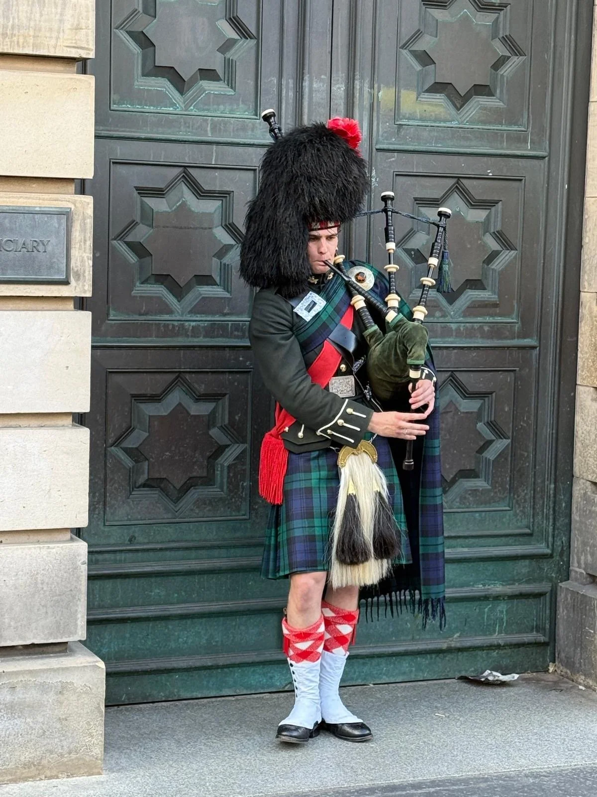 Bagpiper.jpeg