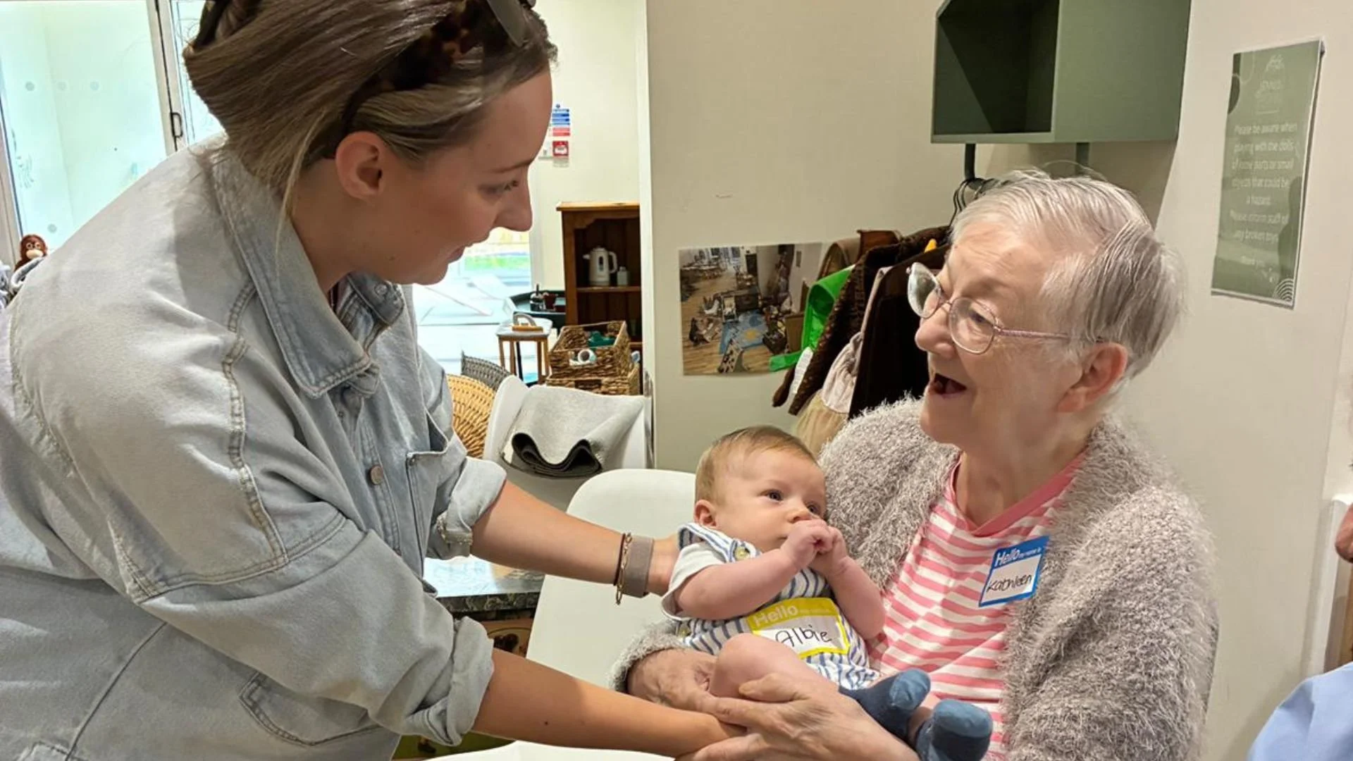 Songs & Smiles session at Jenni’s House bringing families and care home residents together
