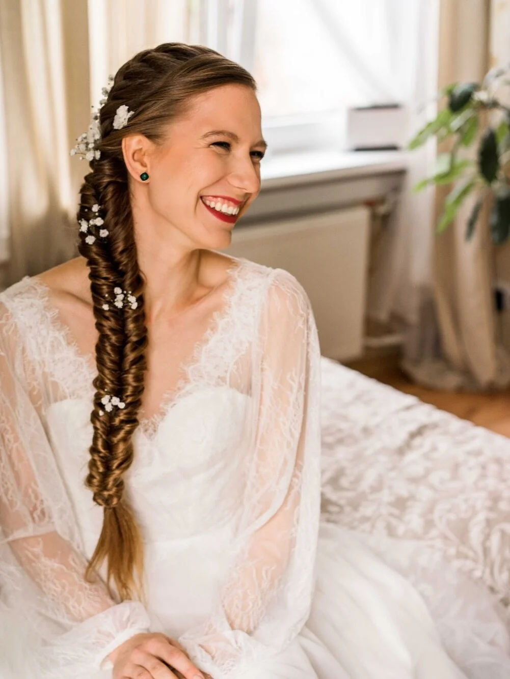 Man senāk plauktā bija skaista lelle ģērbta Bārtas tautastērpā, kuru sauca Baibiņa. 
🇱🇻 Skatoties uz Vinetas bildēm, atausa atmiņā &scaron;ī skaistā lelle. Vinetai ir garākie mati, kādus jebkad dzīvē esmu veidojusi !!! 🤩

@vineta_zikmane 
Foto @li