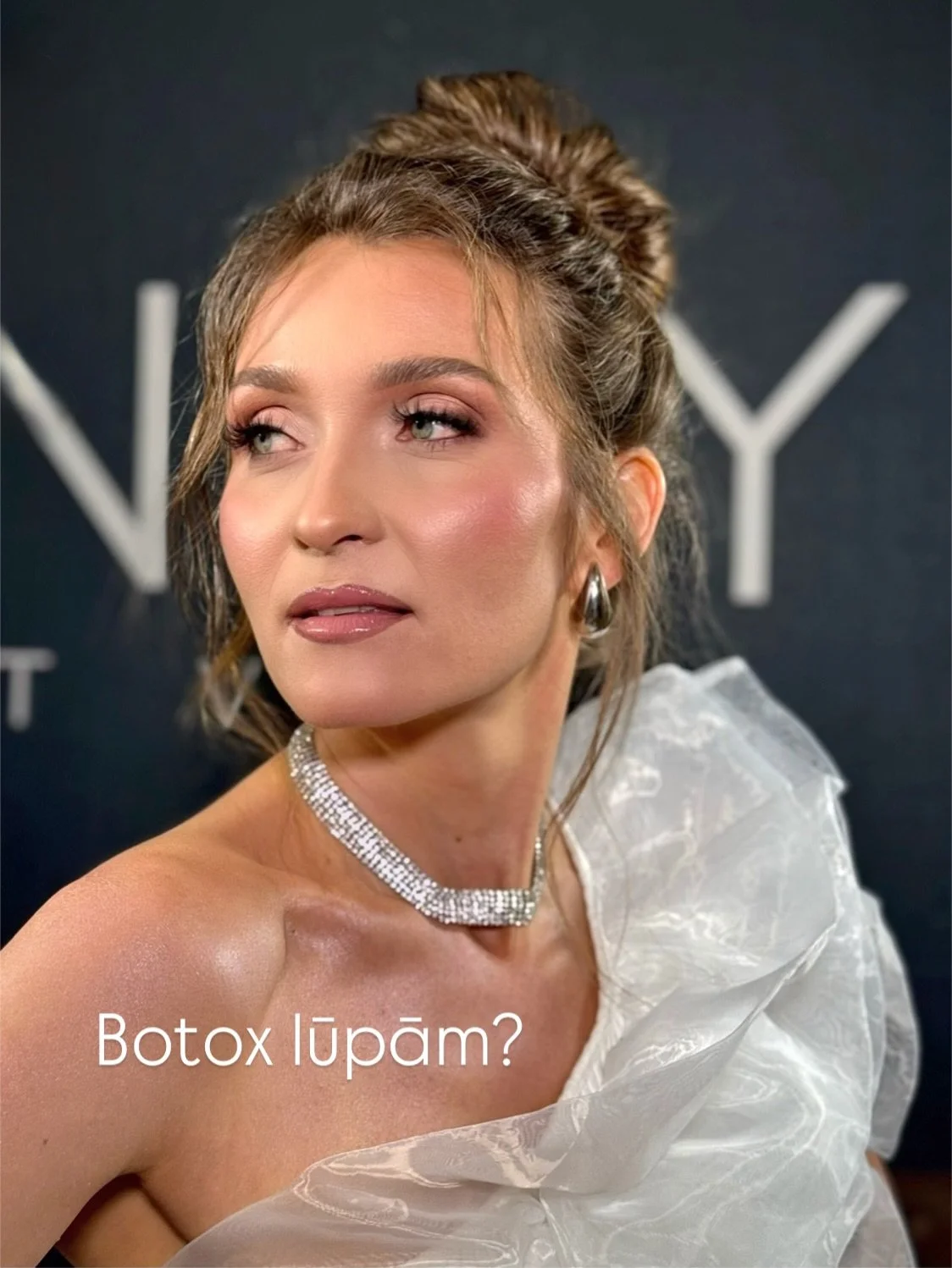 Makeup tādos ne tik vērienīgos apjomos man ir pazīstams. Neap&scaron;aubāmi tā ir māksla! Un tas, kāda māksla veidosies, lielā mērā ir atkarīgs no cilvēka, kas glezno. No viņa redzējuma, rokraksta, sajūtas. Protams, arī no uzstādījuma, konteksta, vēl