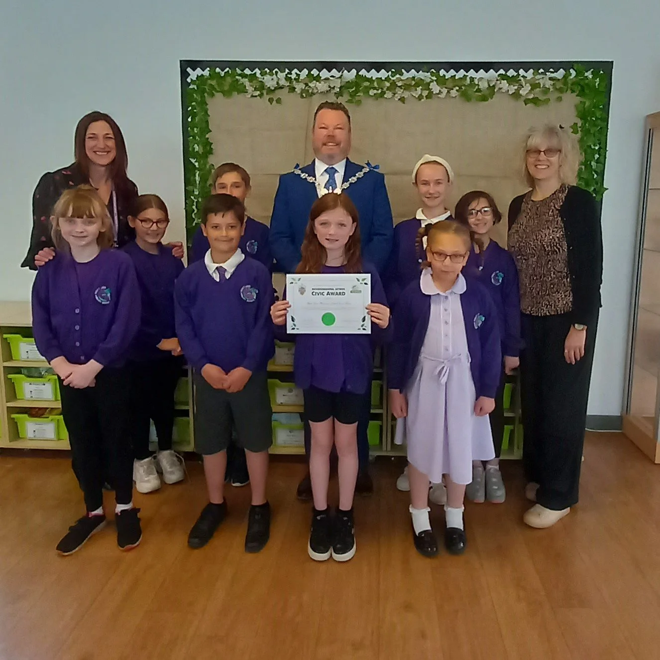 Cllr Callum Knowles, Mayor of Ashford Meets the Roots &amp; Shoots Eco Group