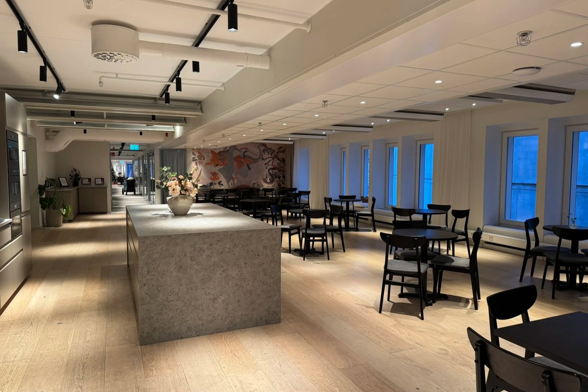 Loungen och köket på Drottninggatan 32