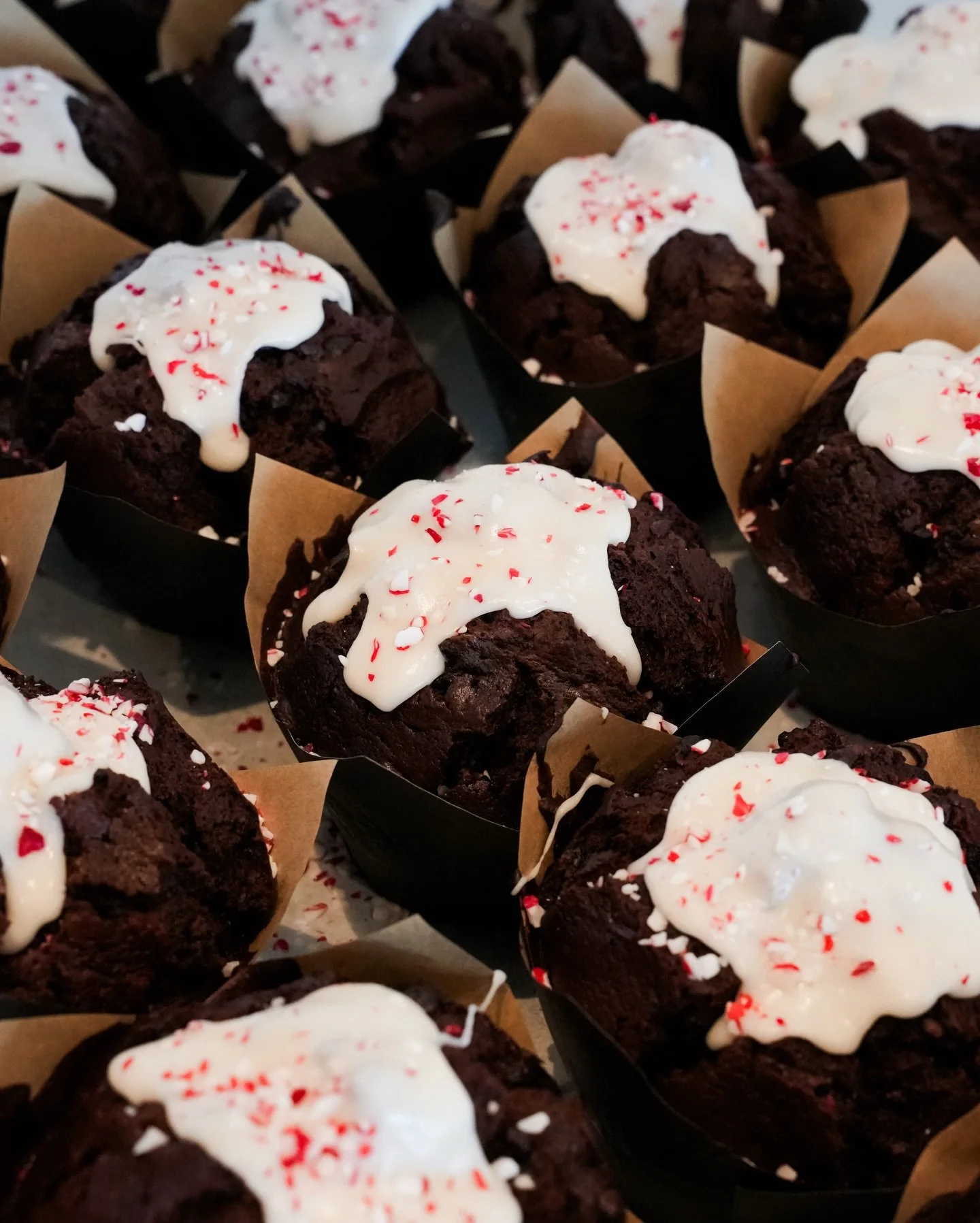 Our Peppermint Chocolate Muffins are now available at @rookcoffee 🫶🏼❤️🤍

And yes, they taste as good as they look.