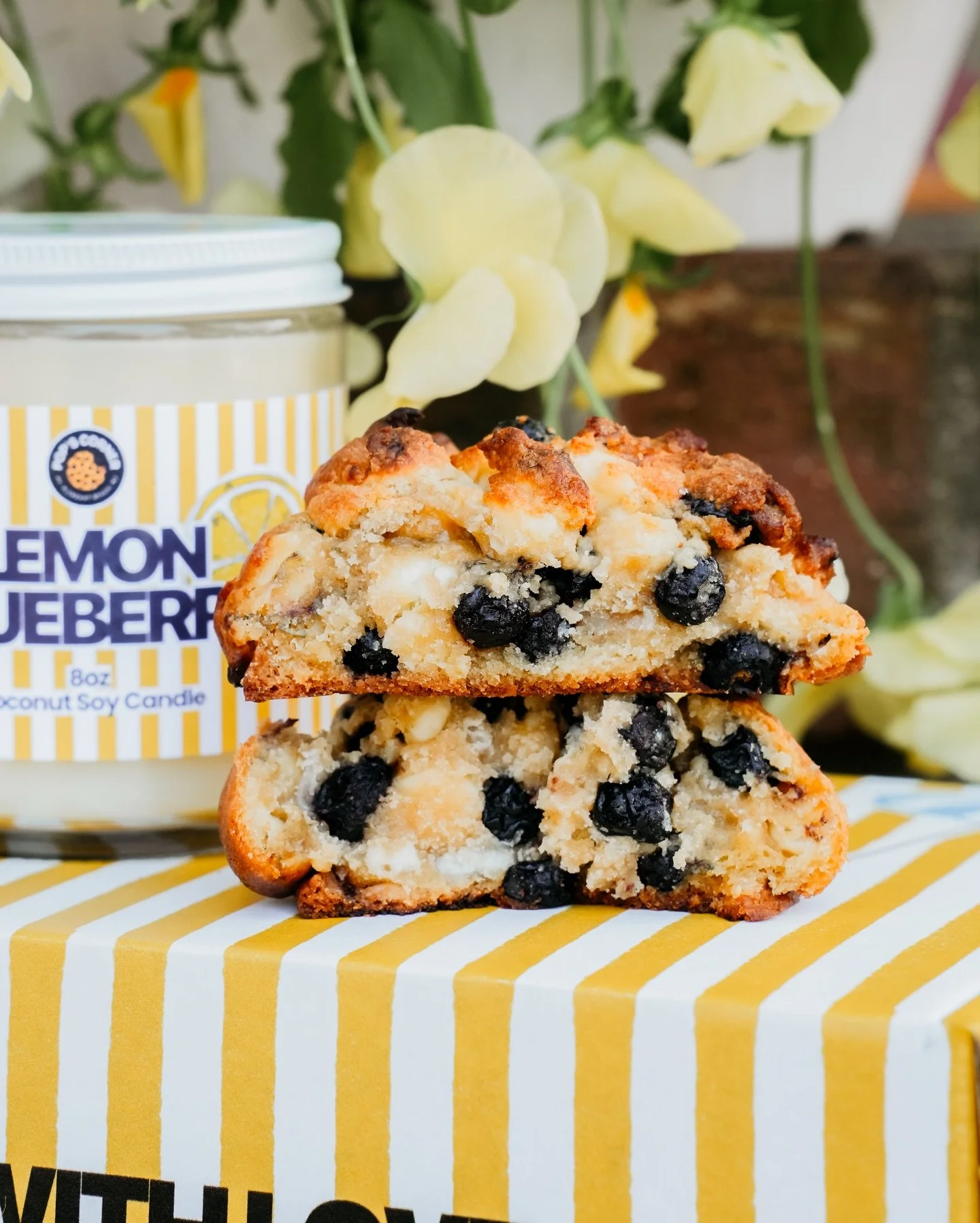 When you break into our Lemon Blueberry Cookie and it looks like this 🤤🤤🤤

Soft, buttery, packed with real blueberries, and just tart enough to make you go back for another bite.

This one&rsquo;s heading into our Mother&rsquo;s Day boxes because 