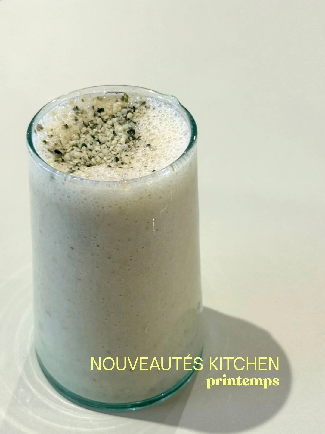 Du nouveau &agrave; la Kitchen 

🥥Bowl del sol : smoothie bowl, frais et gourmand qu&rsquo;on adore aussi dans sa version prot&eacute;in&eacute;e 

🥭Matcha mangue : une base matcha adoucie par une pur&eacute;e de mangue sans sucre ajout&eacute;, 