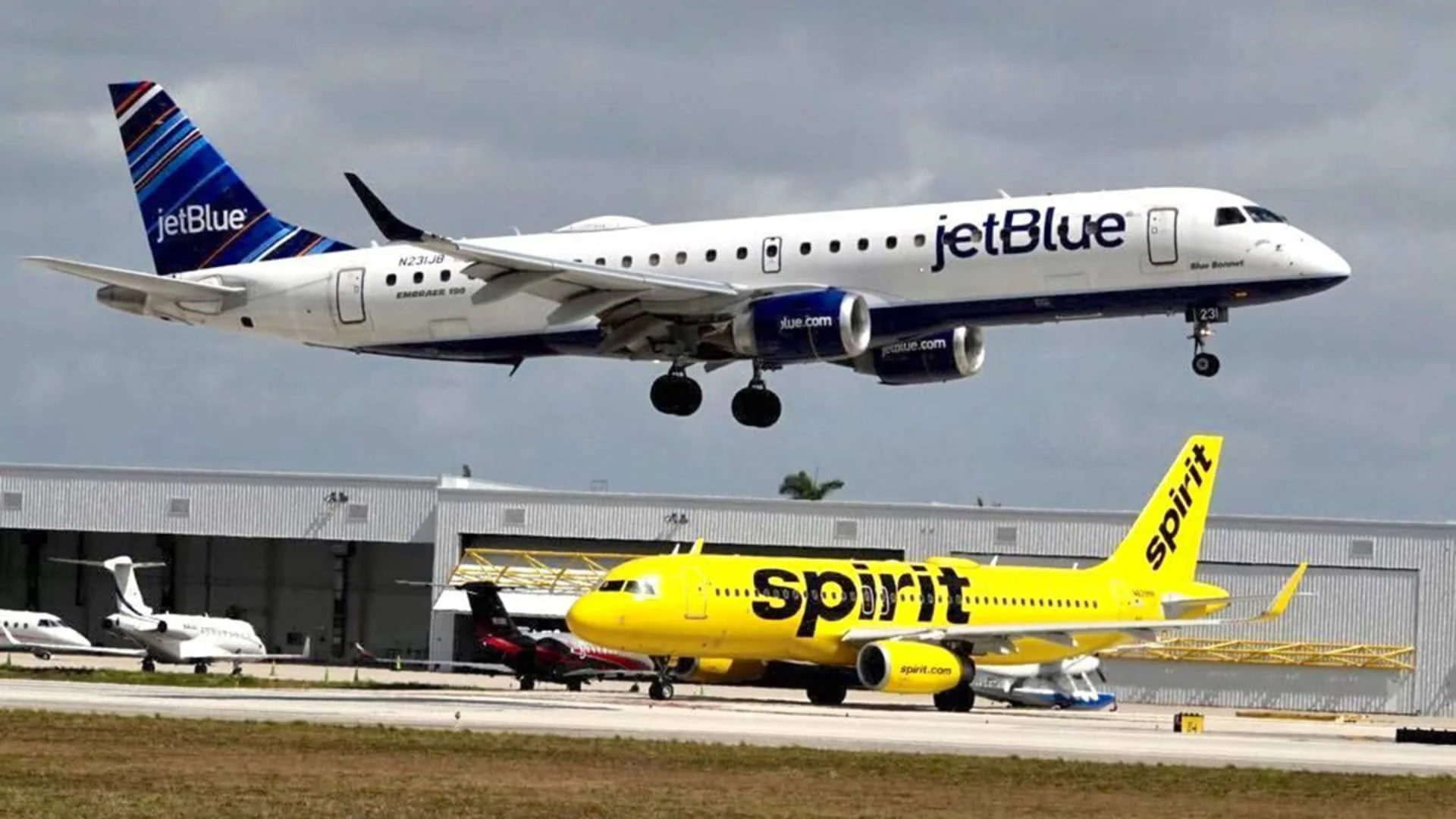 Spirit Airlines on the Brink: Liquidation Risks, JetBlue’s Warning, and What It Means for the U.S. Airline Industry
