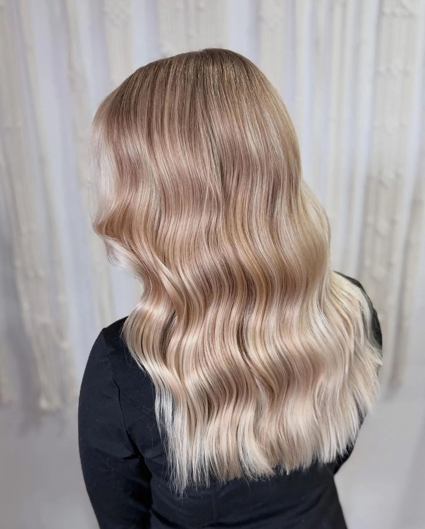 Her chair is calling your name ☎️☎️

Stylist @mikaela.melt.work 

https://www.vagaro.com/shsgkm