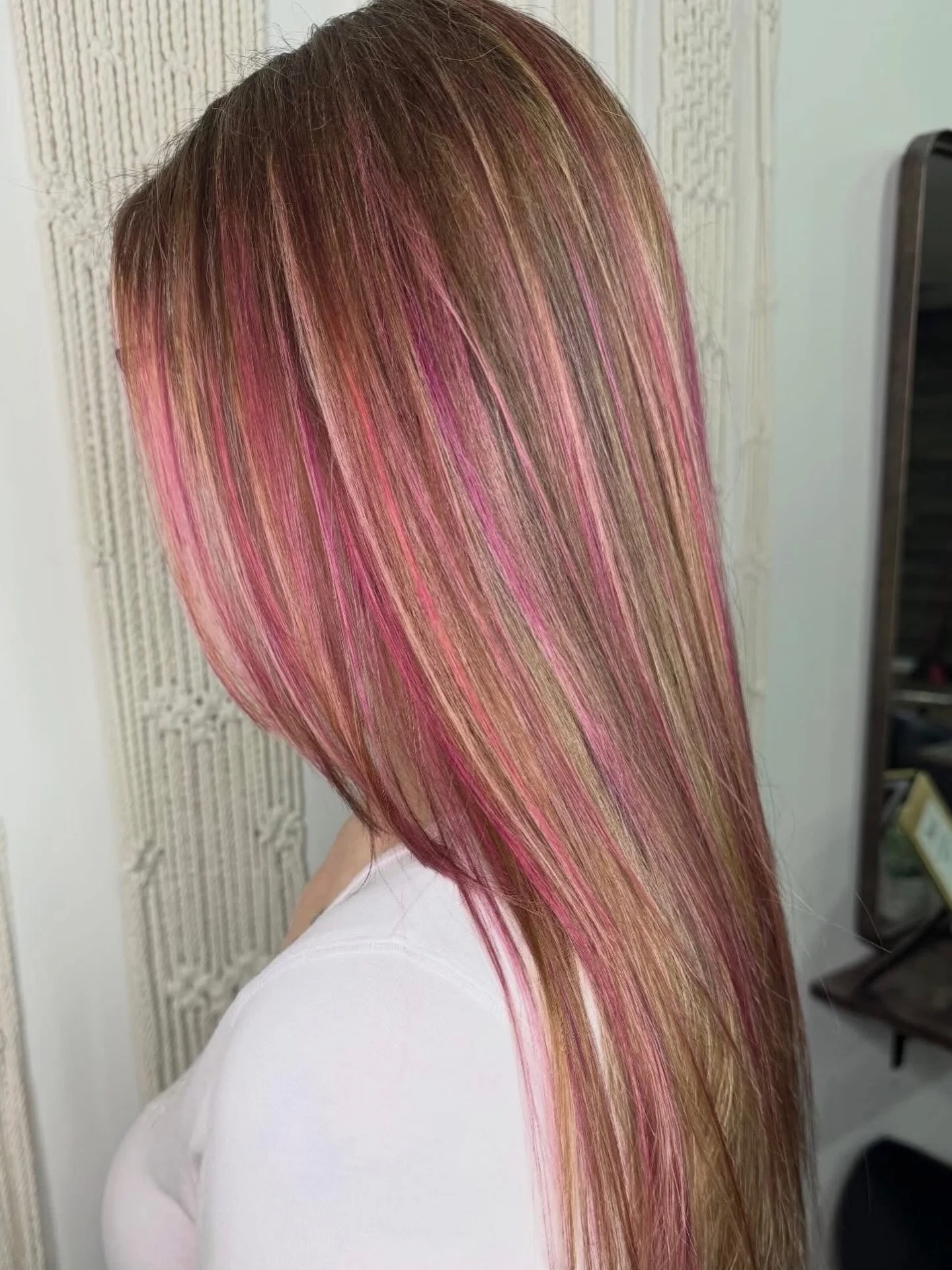 The sweetest blend. Blonde, pink, and brunette perfection 🍓🤎🧁

Stylist: Ashley Smith 
https://www.vagaro.com/shsgkm