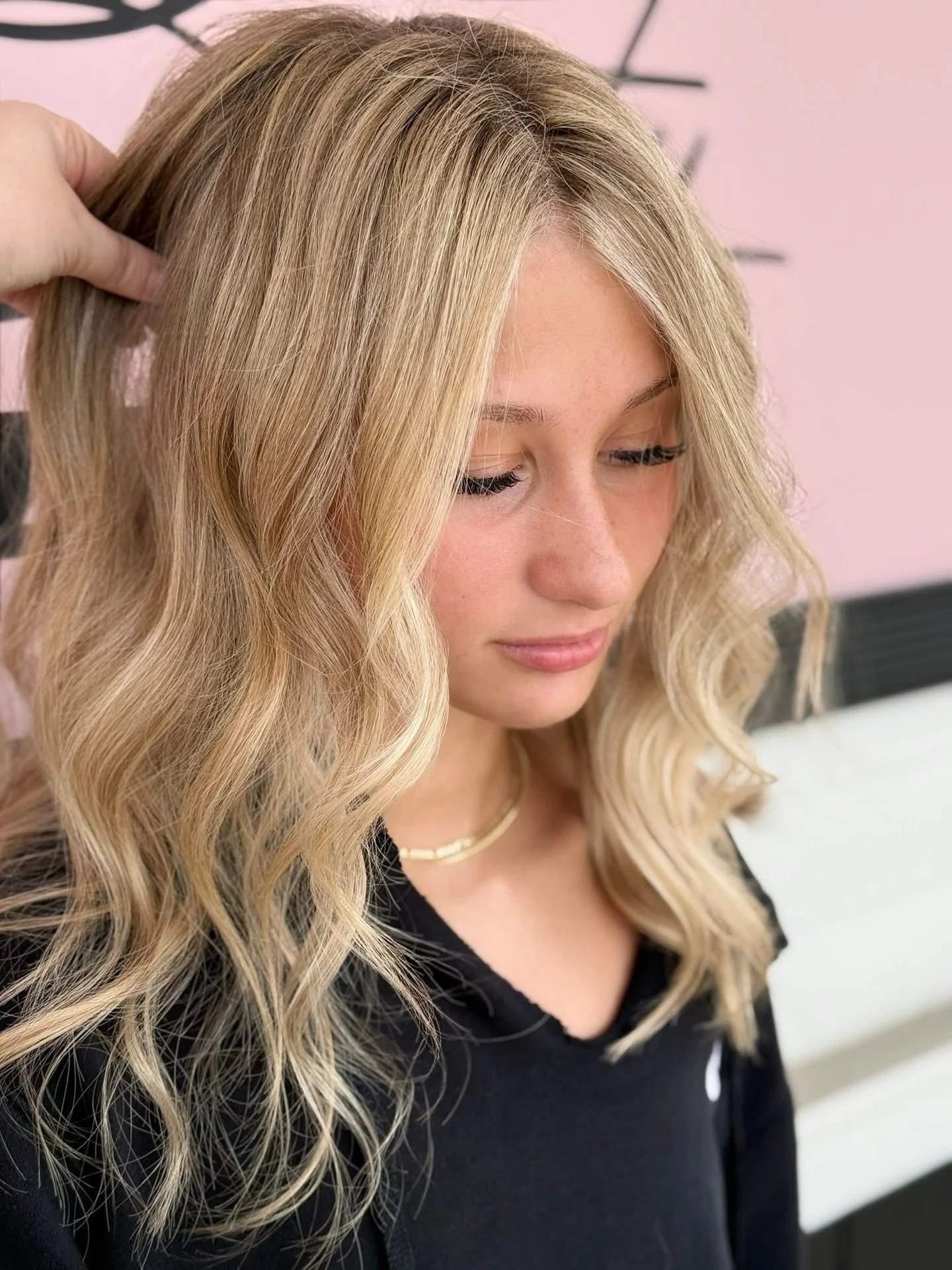 Bombshell 💣

Stylist: @beautybydevonr 
https://www.vagaro.com/shsgkm