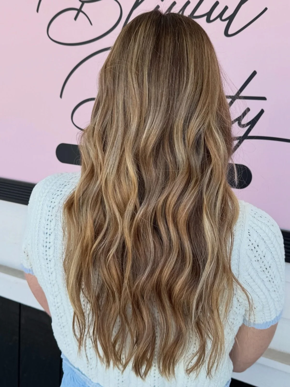Light + Bright &amp; Low Maintenance 

Obsessed with stunning balayage by our stylist Ashley! 

Booking link: https://www.vagaro.com/shsgkm